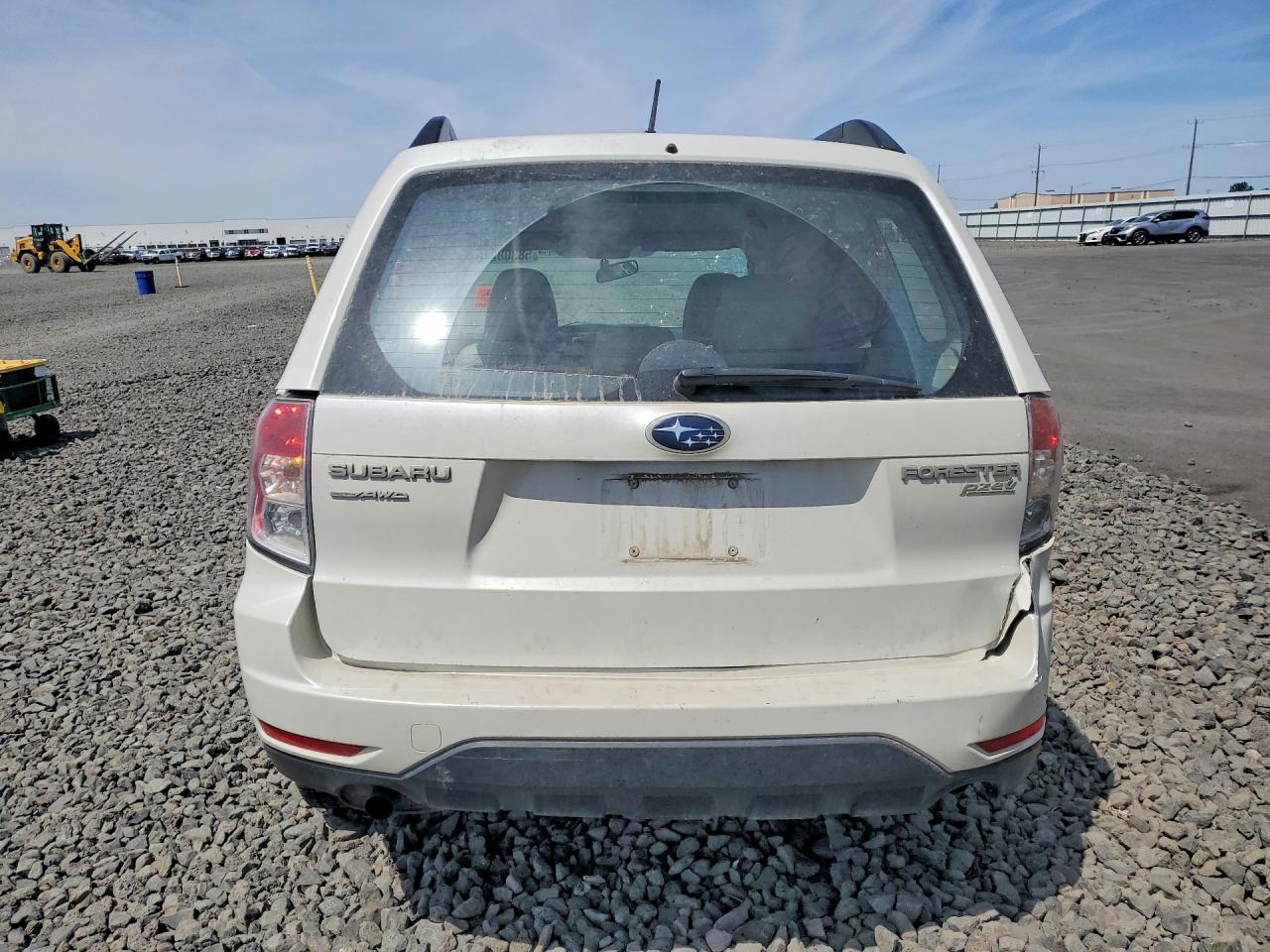 2012 Subaru Forester 2.5x Белый vin: JF2SHABC9CH400693