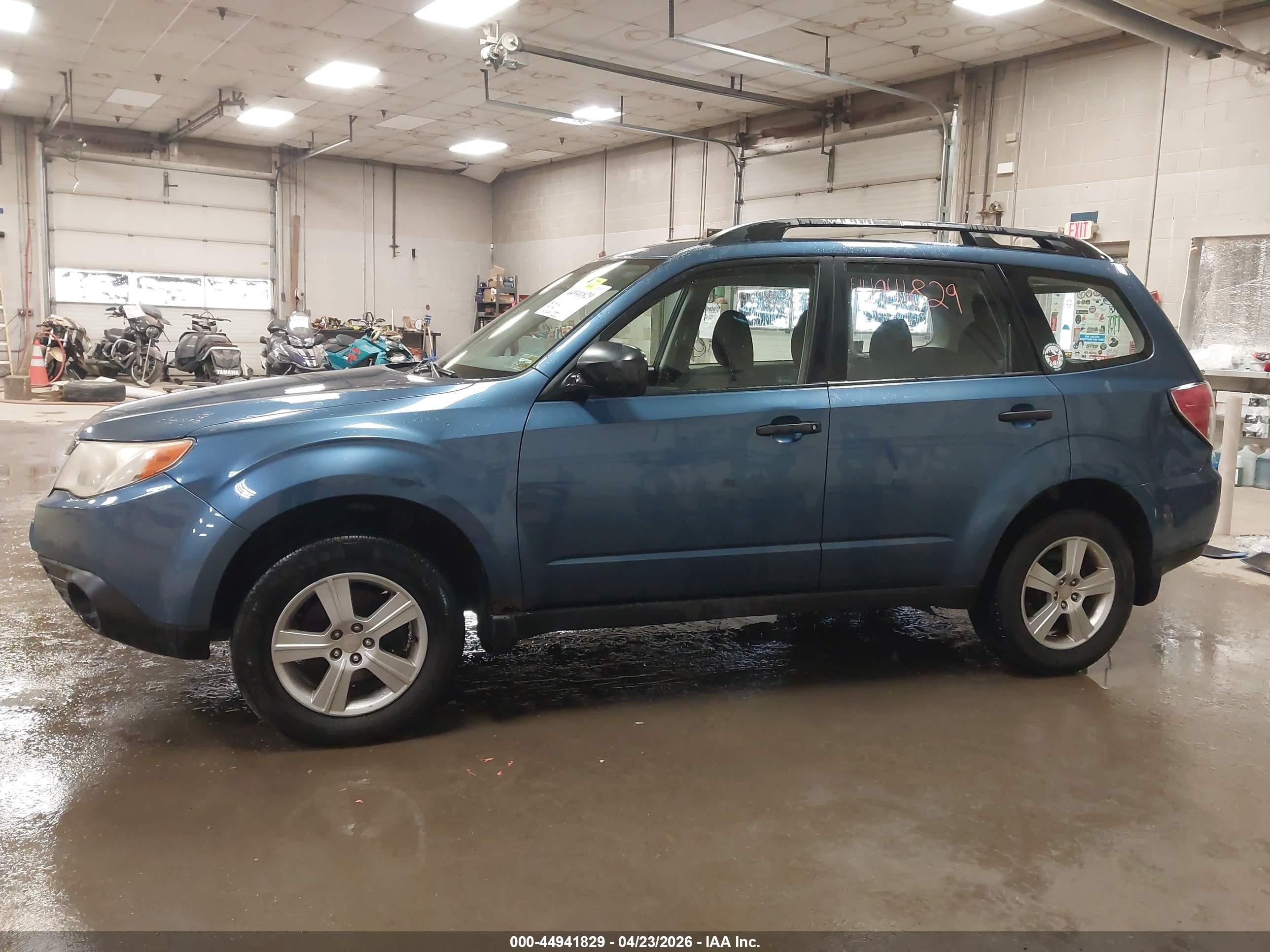 2012 Subaru Forester 2.5x Blue vin: JF2SHABC9CH430129