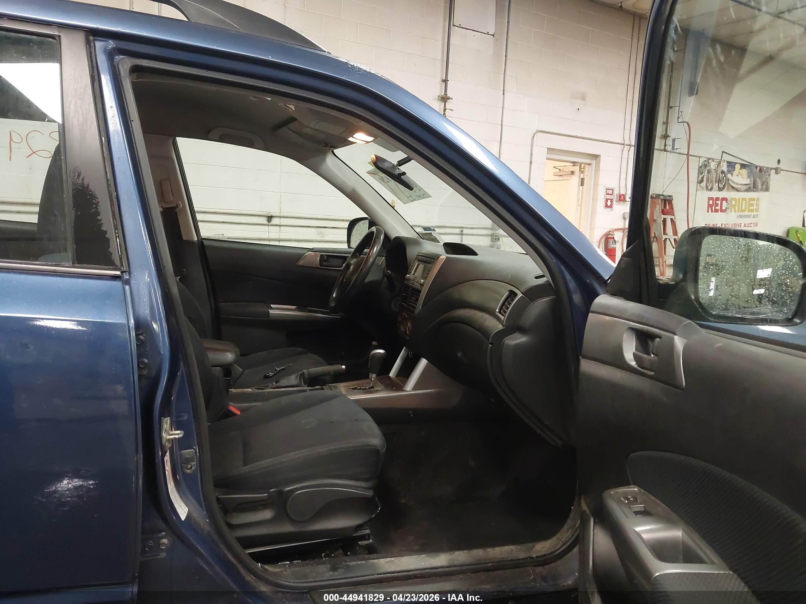 2012 Subaru Forester 2.5x Blue vin: JF2SHABC9CH430129