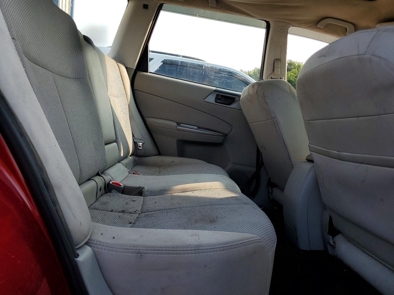 2012 Subaru Forester 2.5x Maroon vin: JF2SHABC9CH451708
