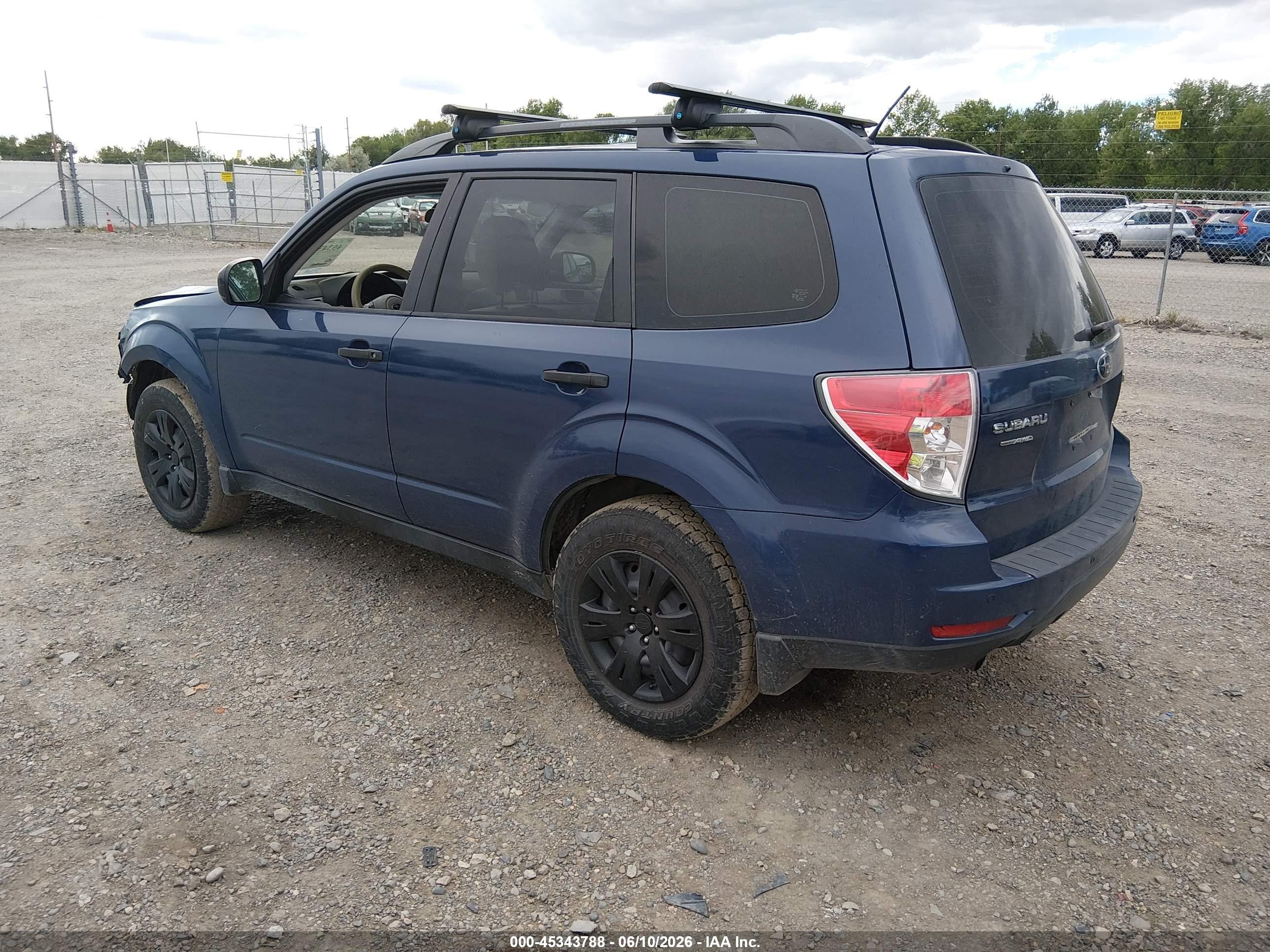 2013 Subaru Forester 2.5x Dark Blue vin: JF2SHABC9DG420188