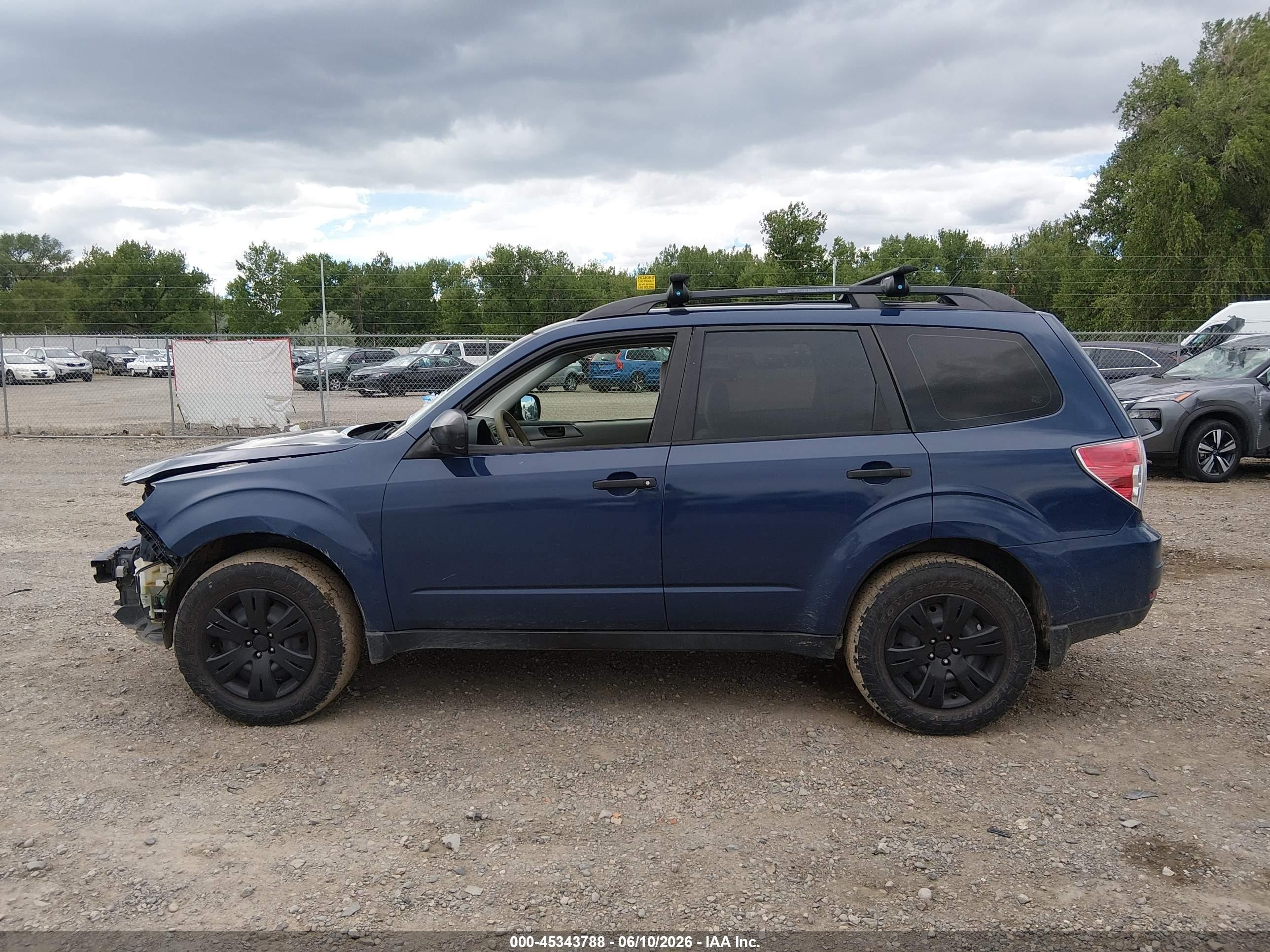 2013 Subaru Forester 2.5x Dark Blue vin: JF2SHABC9DG420188