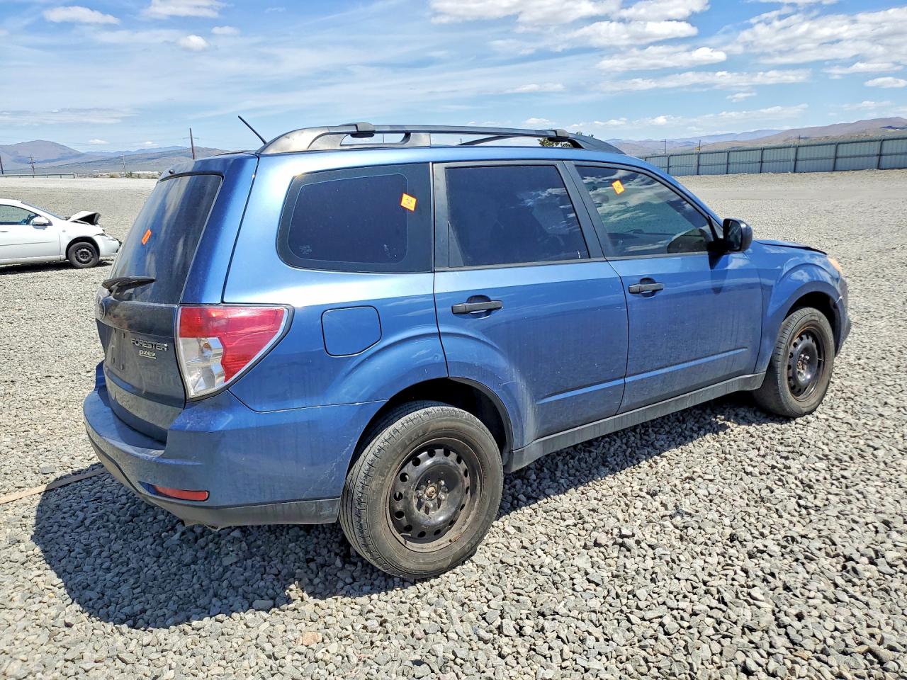 2013 Subaru Forester 2.5x Blue vin: JF2SHABC9DH402025