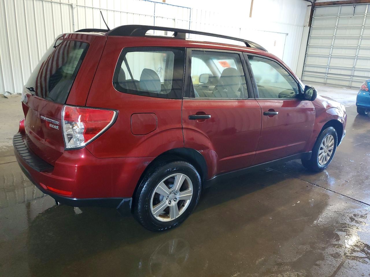 2013 Subaru Forester 2.5x Maroon vin: JF2SHABC9DH402333
