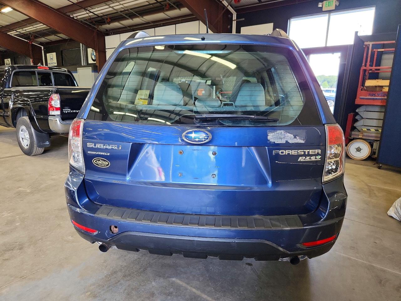 2013 Subaru Forester 2.5x Blue vin: JF2SHABC9DH413431