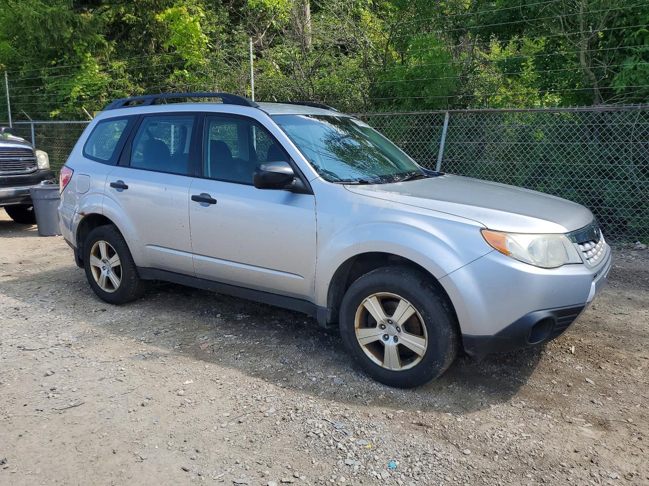 2013 Subaru Forester 2.5x Silver vin: JF2SHABC9DH440001