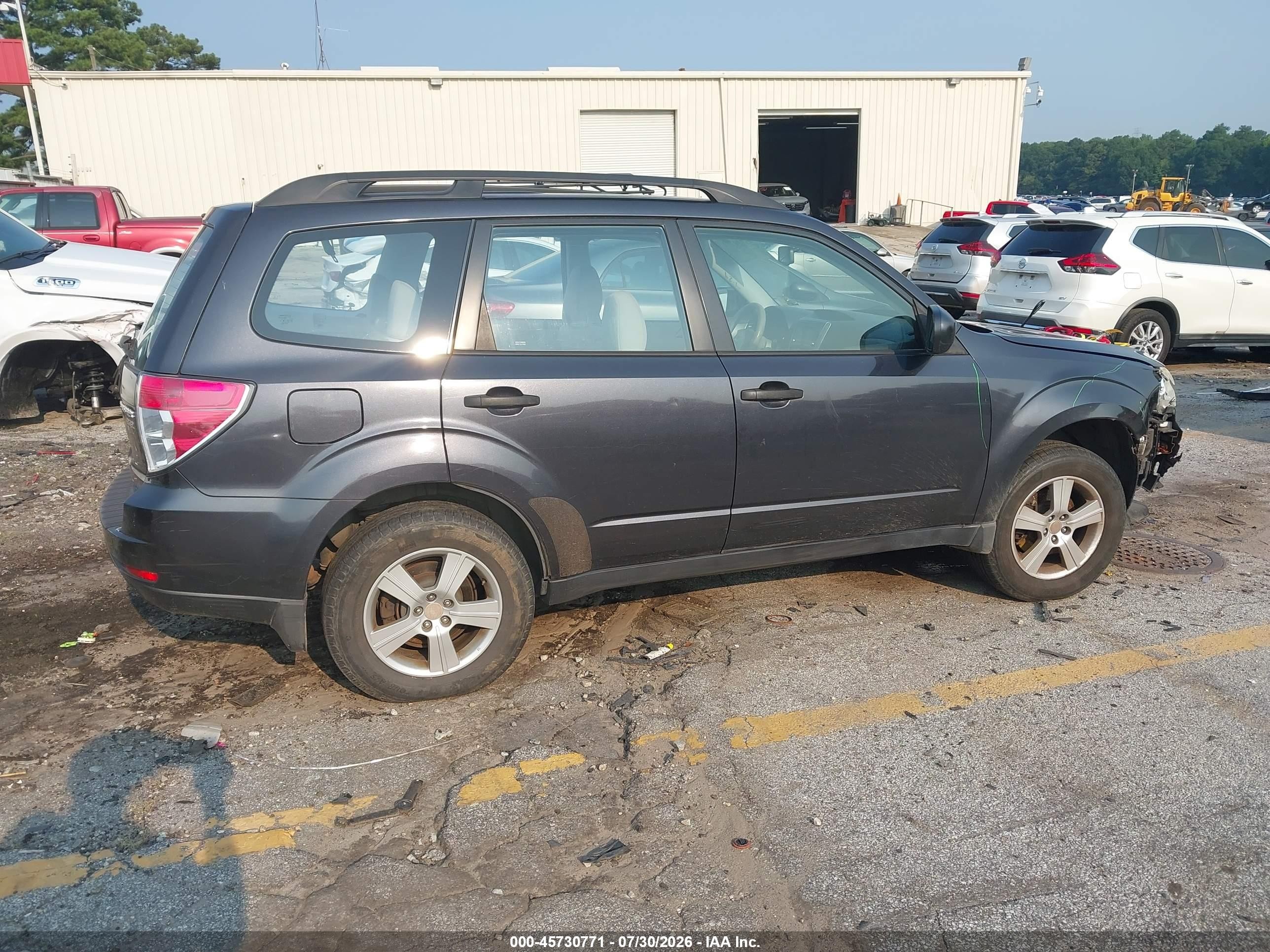 2011 Subaru Forester 2.5x Gray vin: JF2SHABCXBH708356