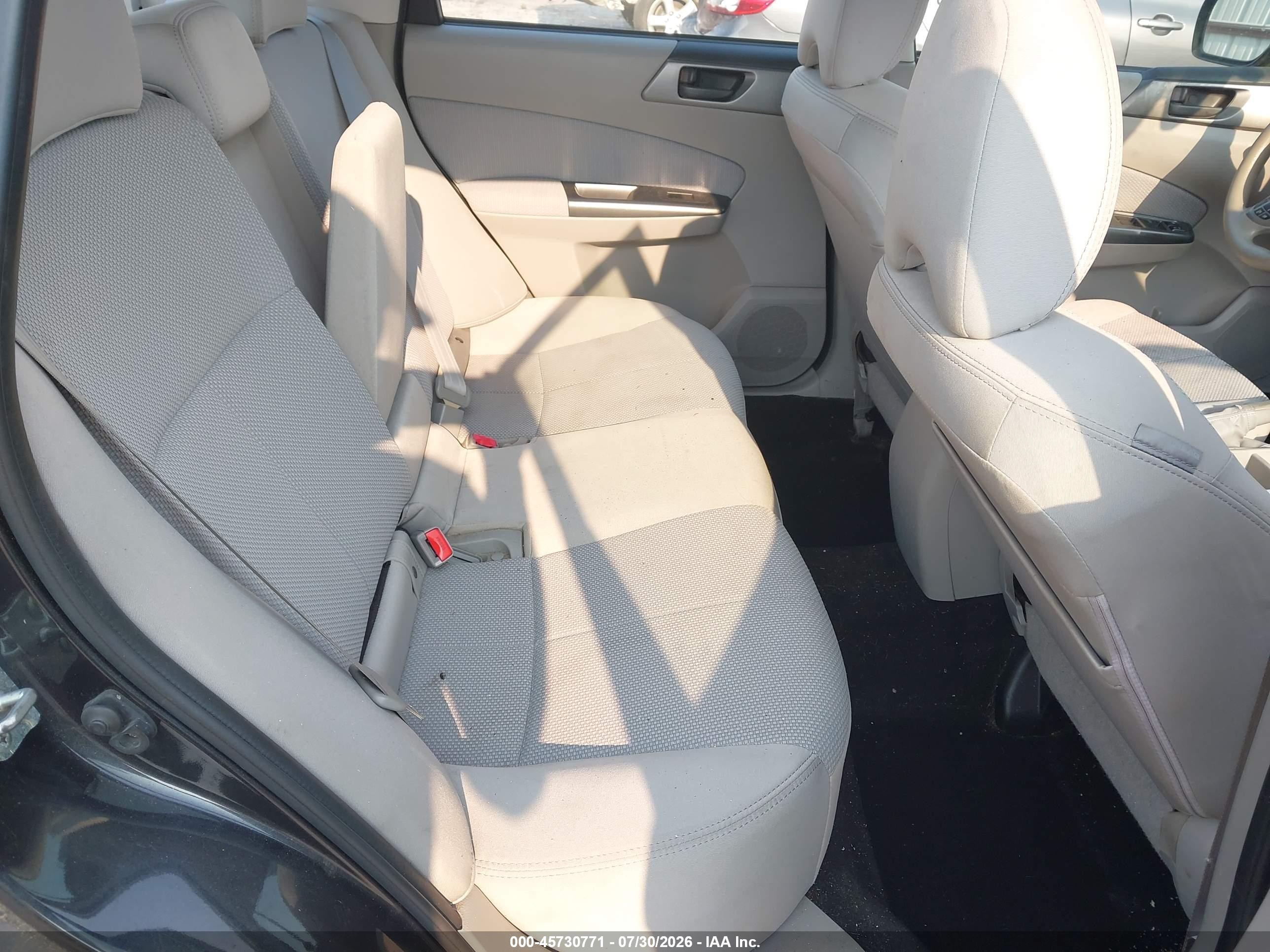 2011 Subaru Forester 2.5x Gray vin: JF2SHABCXBH708356