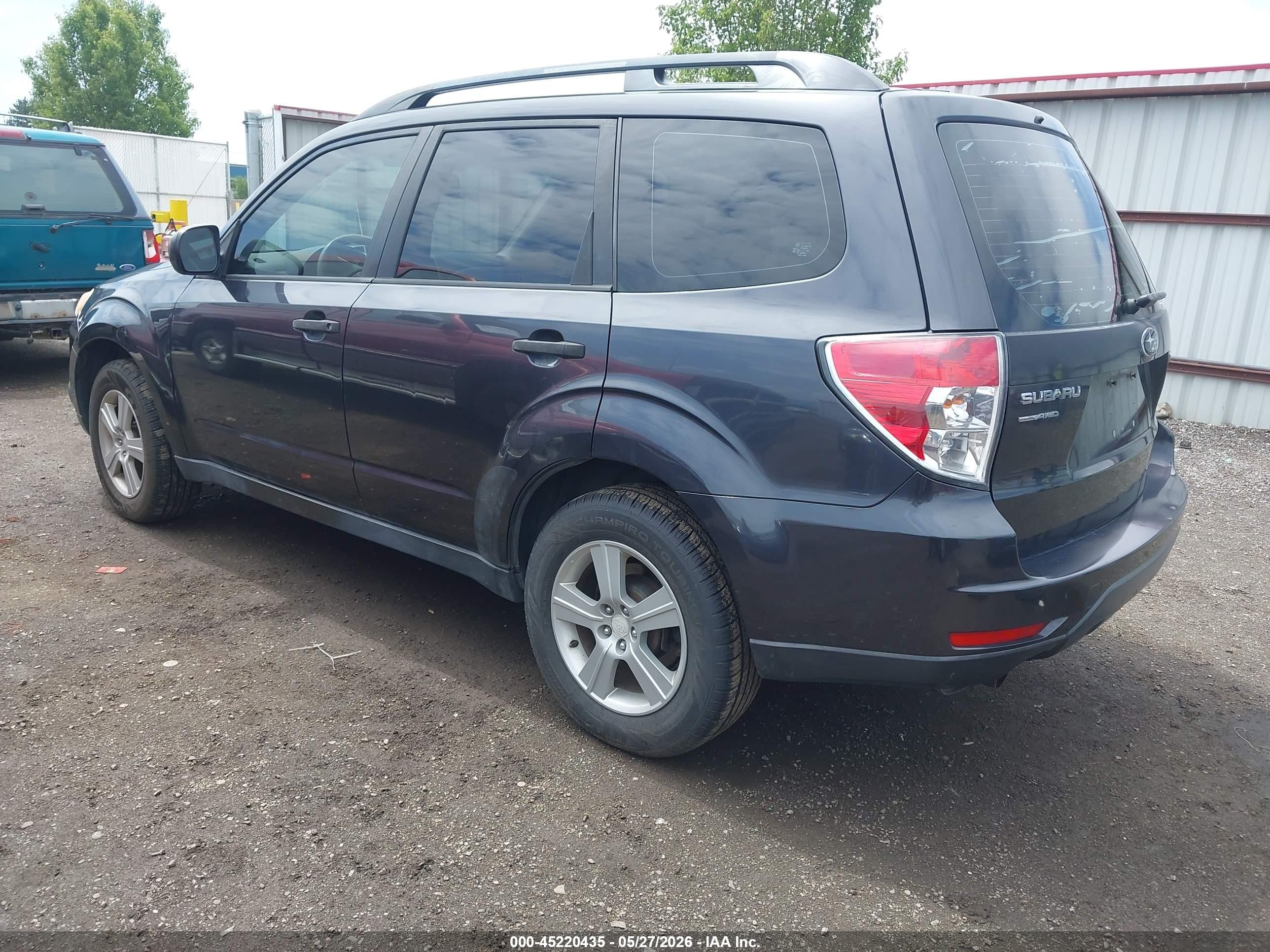 2011 Subaru Forester 2.5x Gray vin: JF2SHABCXBH709099
