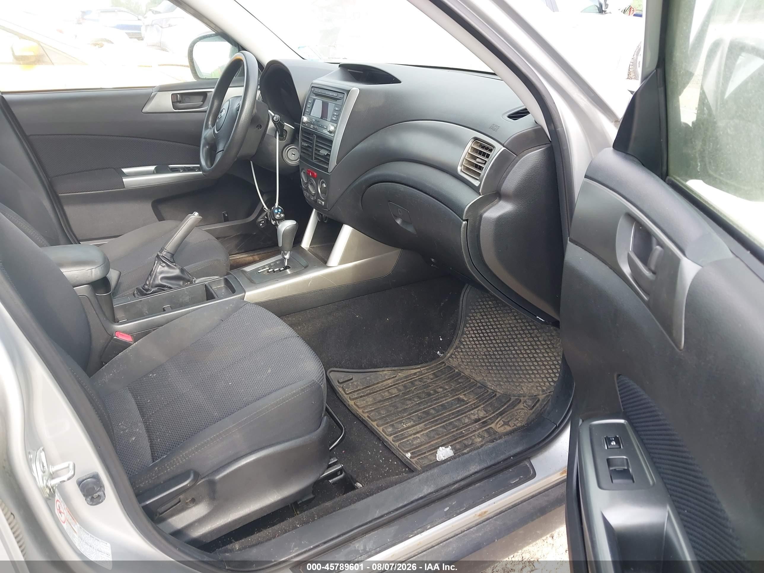 2011 Subaru Forester 2.5x Серебряный vin: JF2SHABCXBH718689