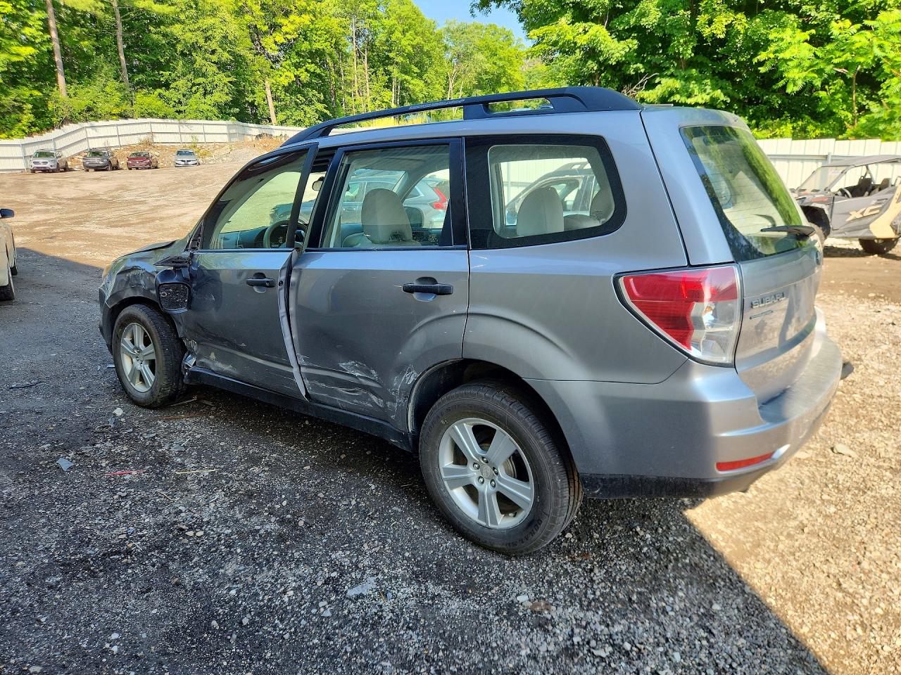 2011 Subaru Forester 2.5x Silver vin: JF2SHABCXBH763924