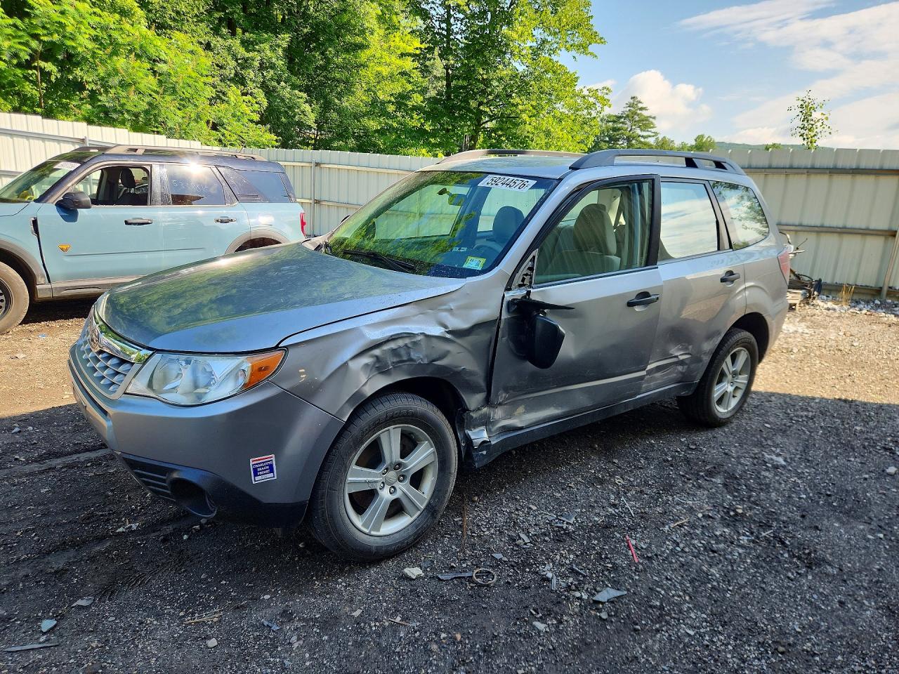 2011 Subaru Forester 2.5x Серебряный vin: JF2SHABCXBH763924