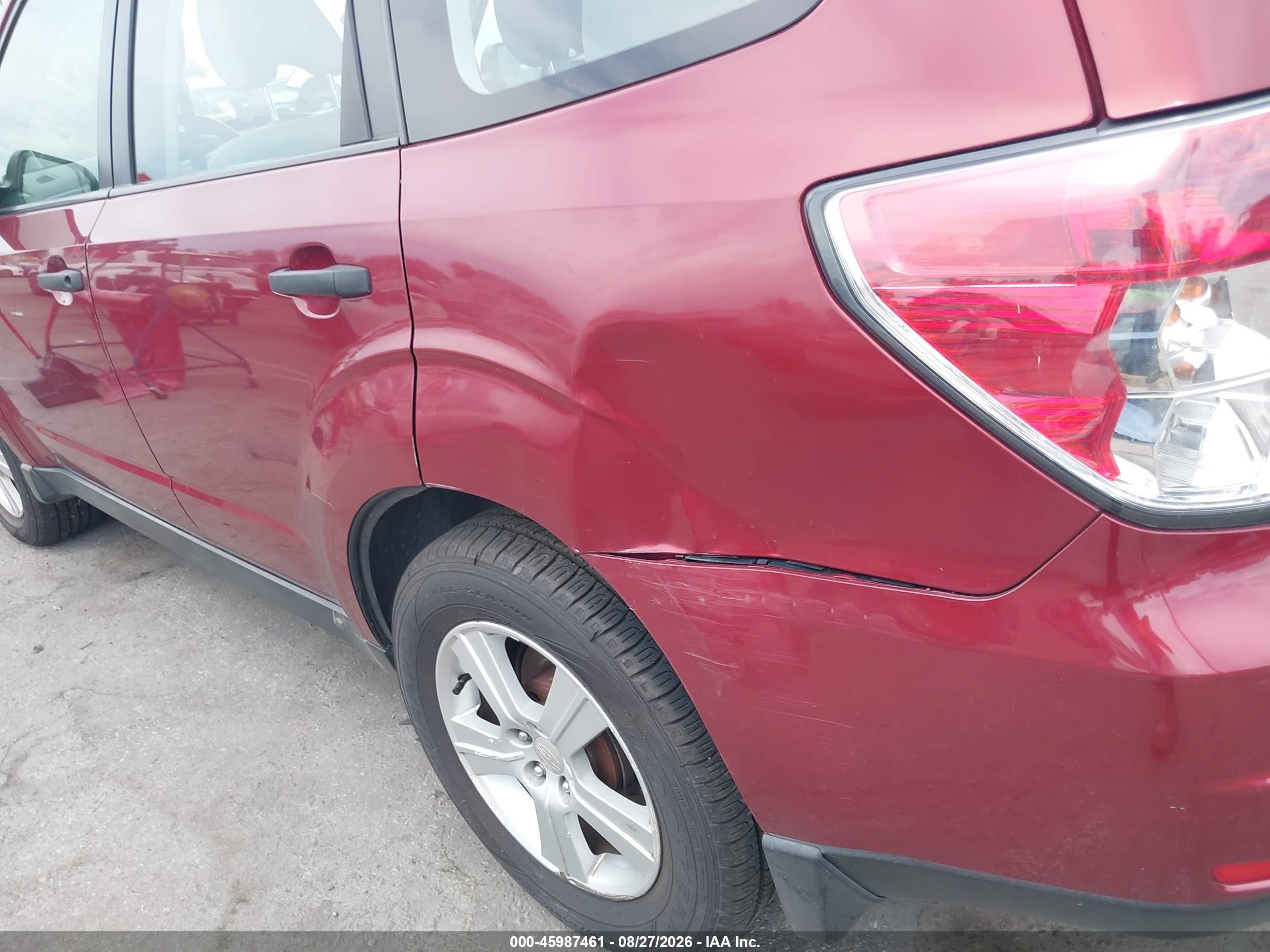 2011 Subaru Forester 2.5x Burgundy vin: JF2SHABCXBH771683