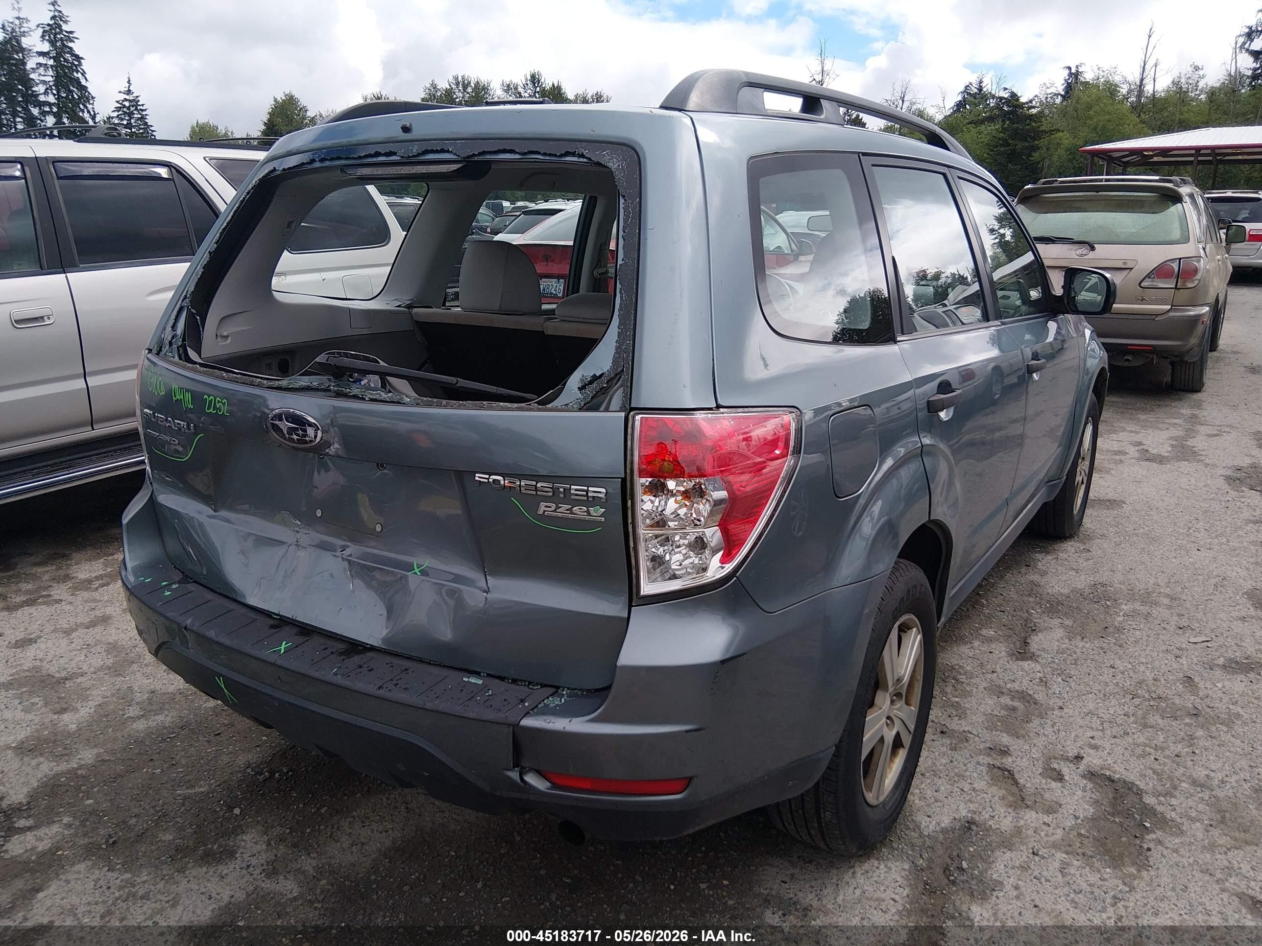 2012 Subaru Forester 2.5x Blue vin: JF2SHABCXCG443624