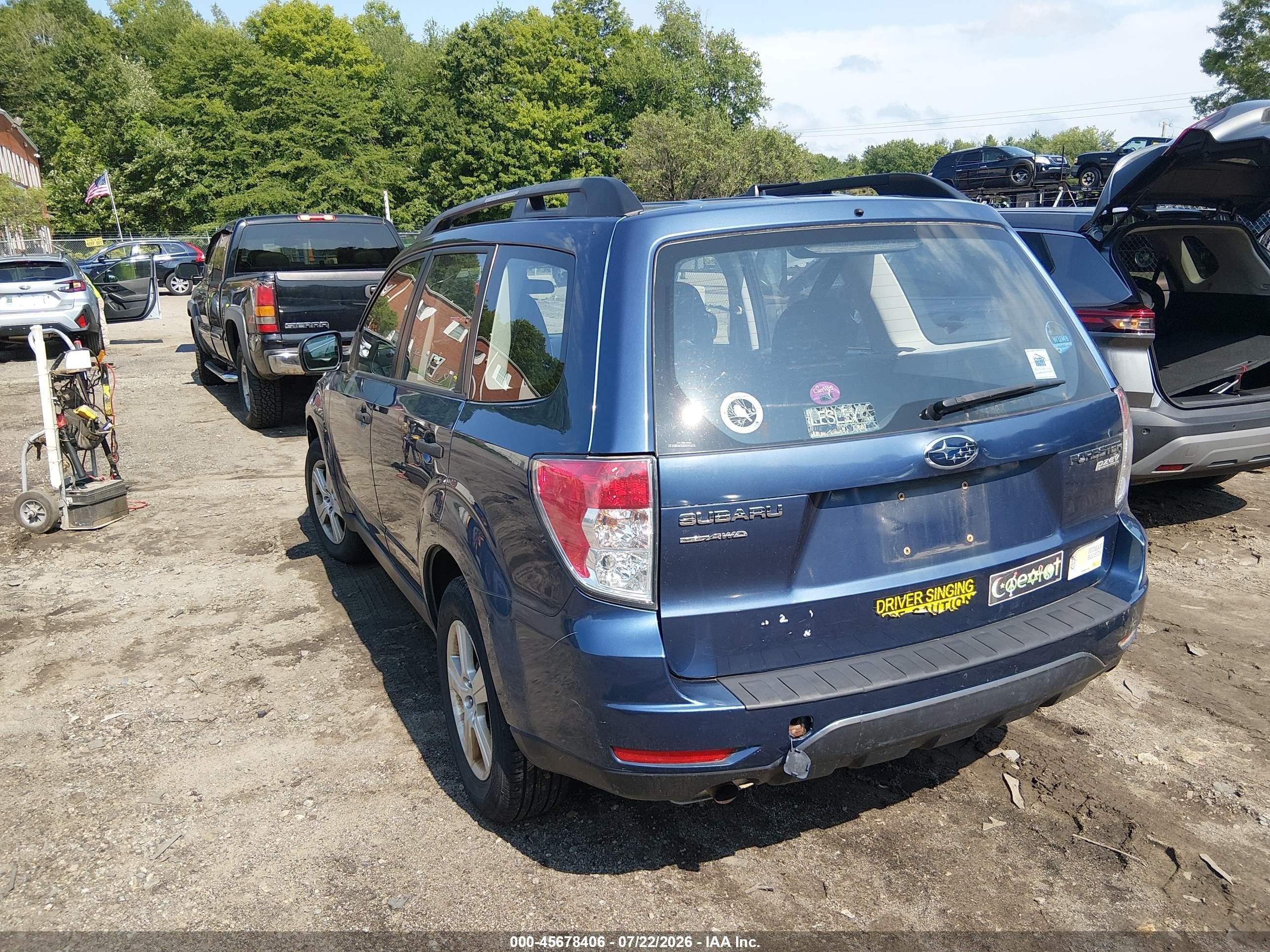 2012 Subaru Forester 2.5x Blue vin: JF2SHABCXCH409435