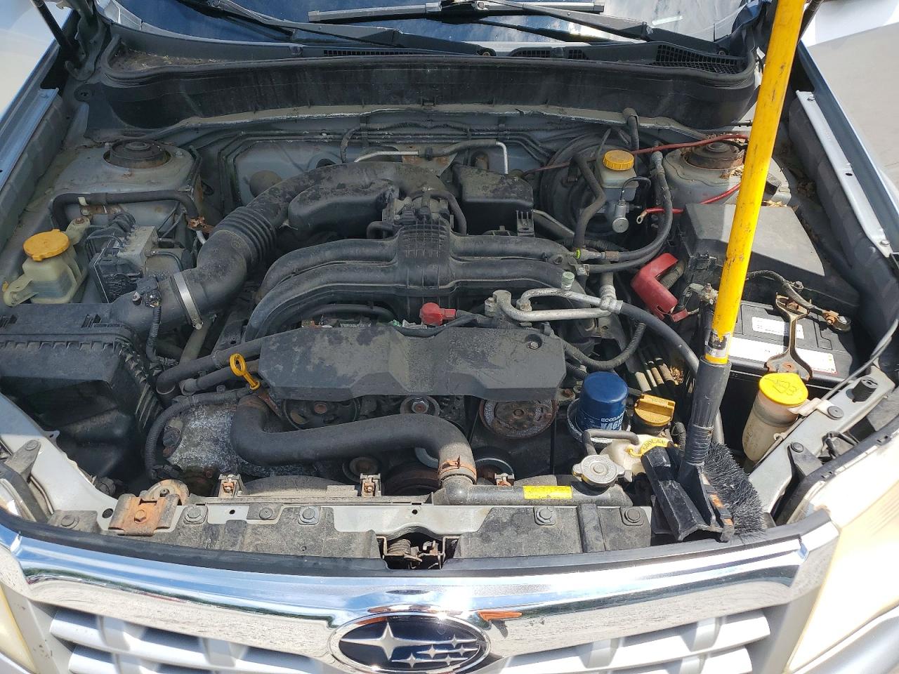 2012 Subaru Forester 2.5x Silver vin: JF2SHABCXCH463690