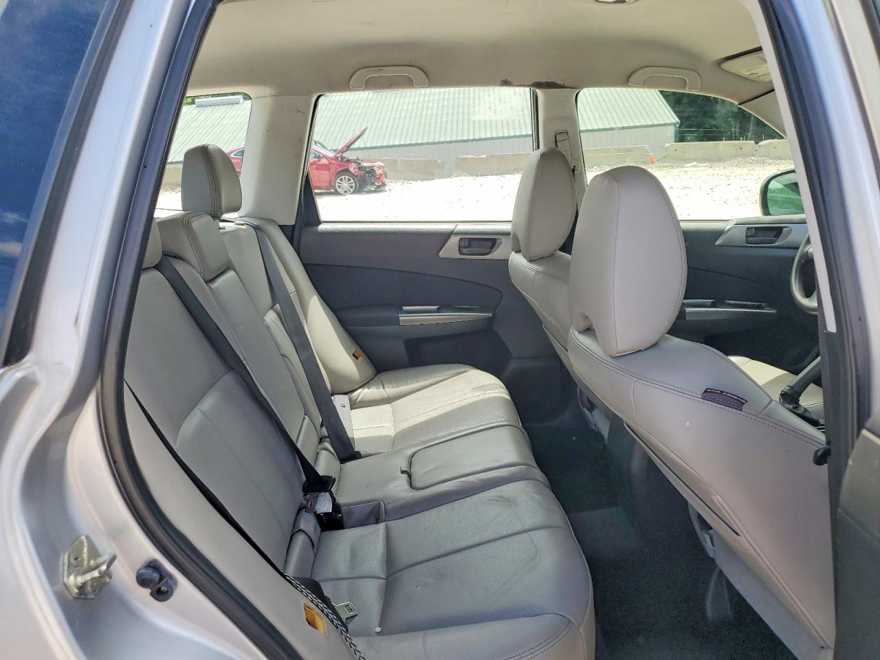 2012 Subaru Forester 2.5x Silver vin: JF2SHABCXCH463690