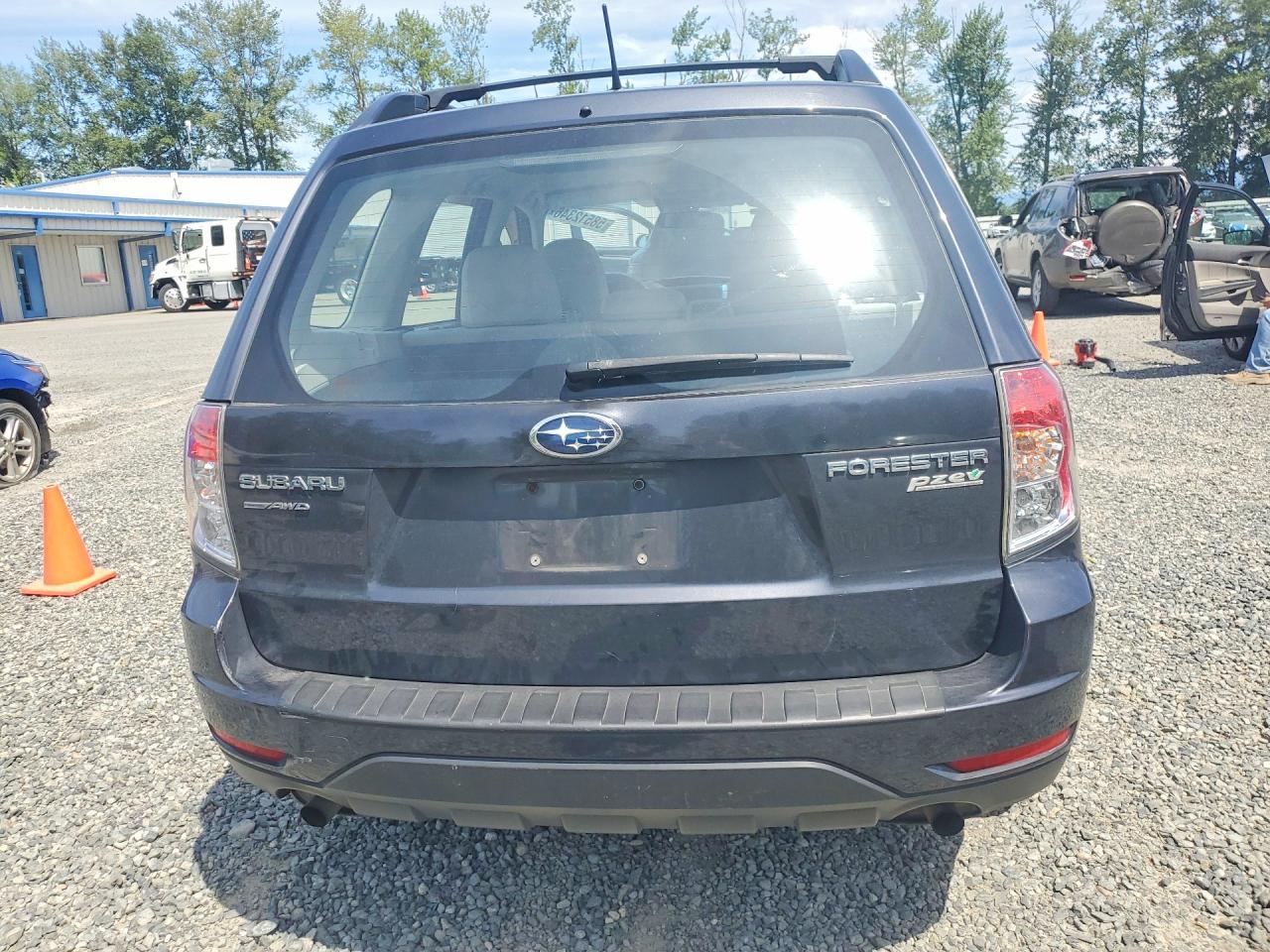 2013 Subaru Forester 2.5x Charcoal vin: JF2SHABCXDG418322