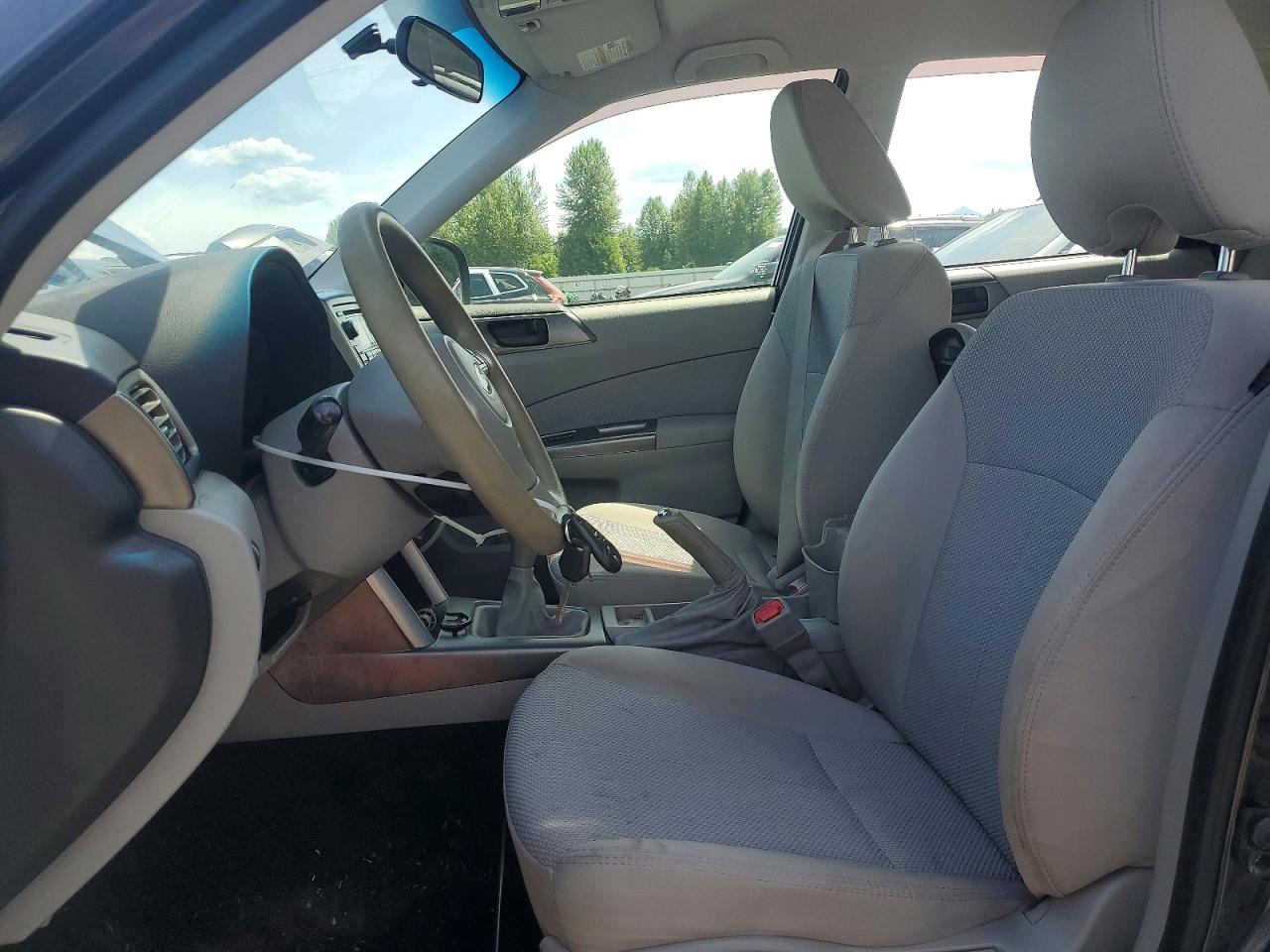 2013 Subaru Forester 2.5x Charcoal vin: JF2SHABCXDG418322