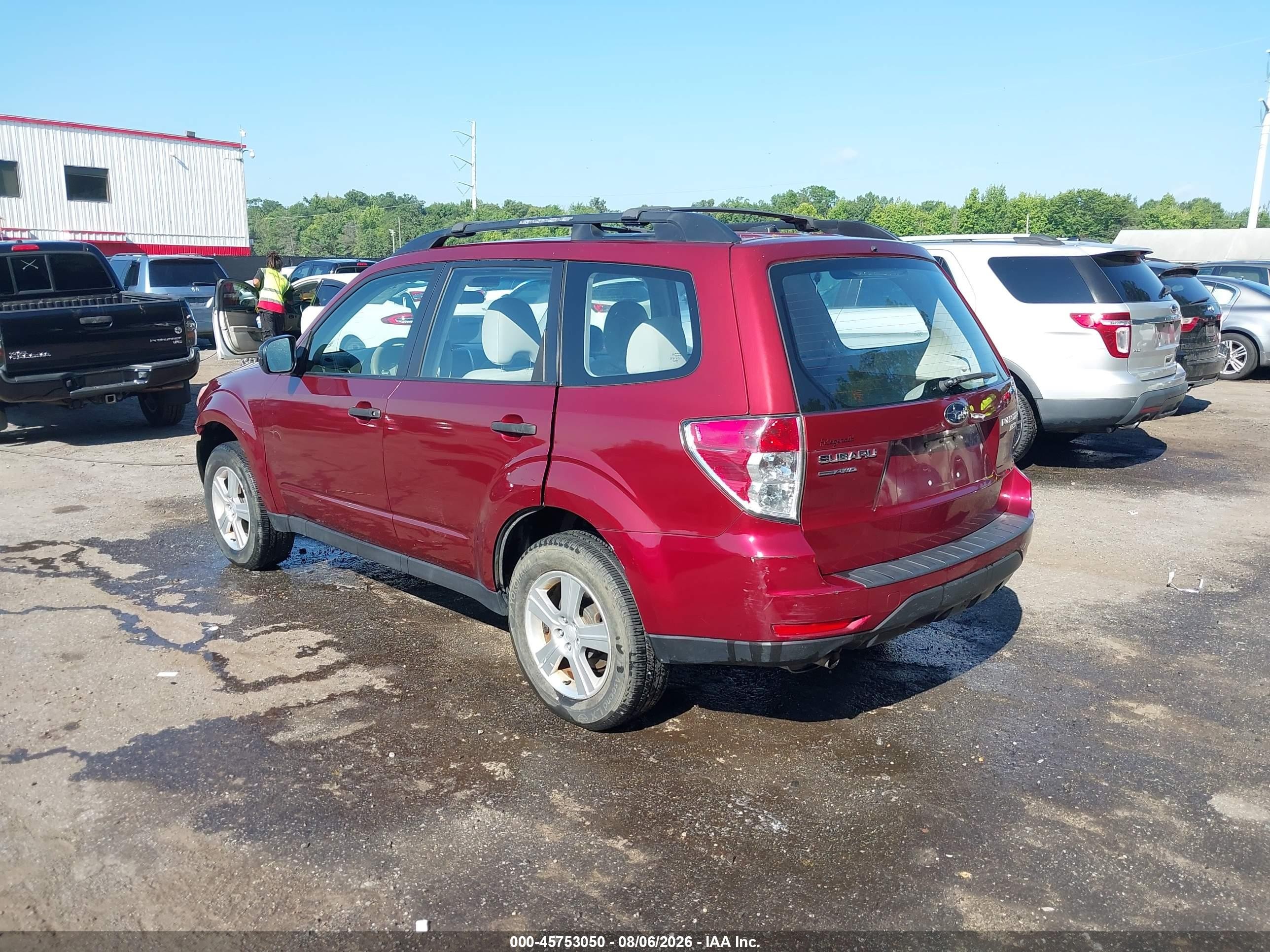 2013 Subaru Forester 2.5x White vin: JF2SHABCXDG419843