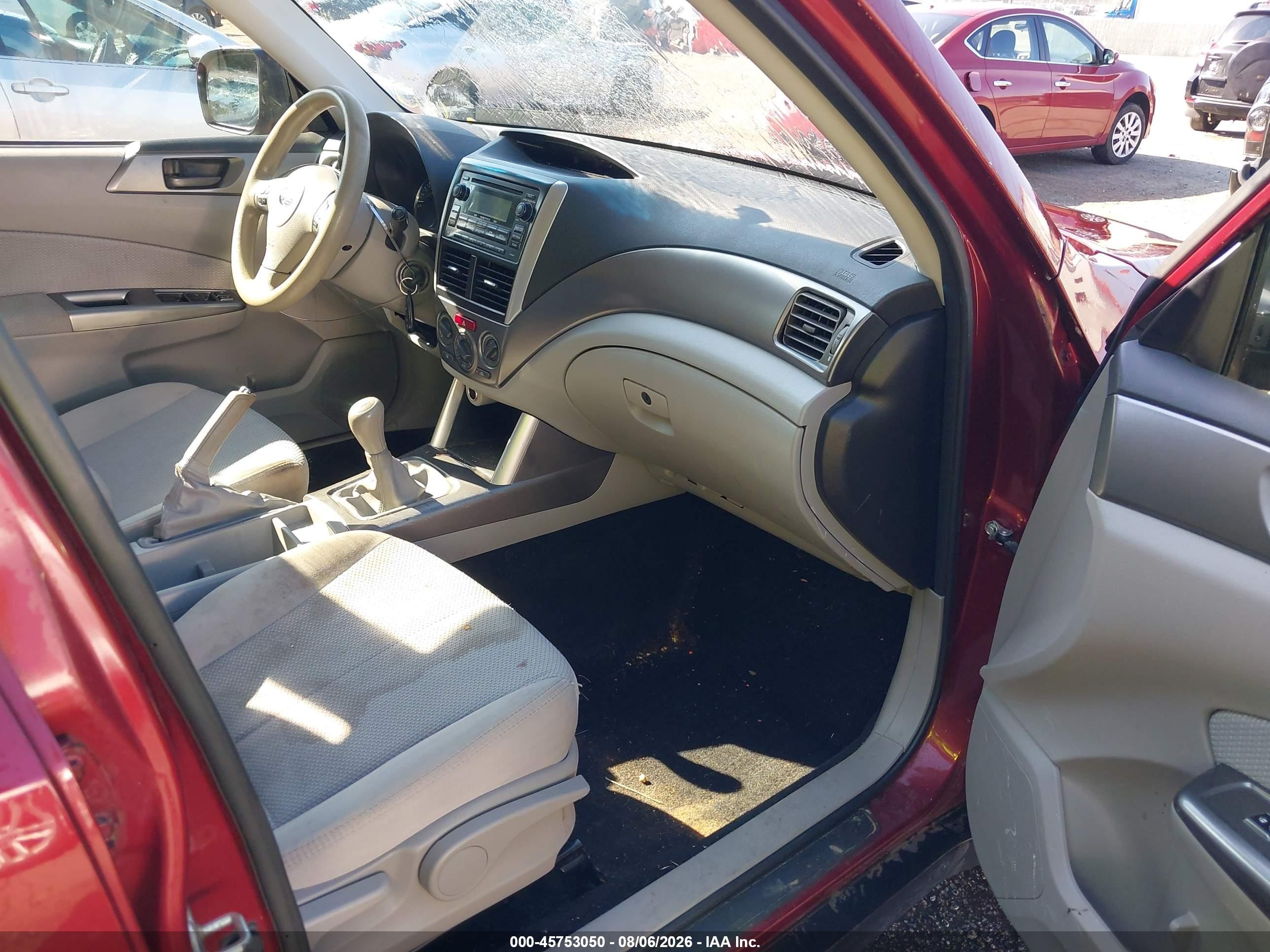 2013 Subaru Forester 2.5x White vin: JF2SHABCXDG419843