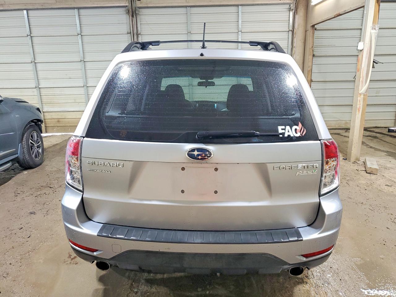 2013 Subaru Forester 2.5x Silver vin: JF2SHABCXDH418766