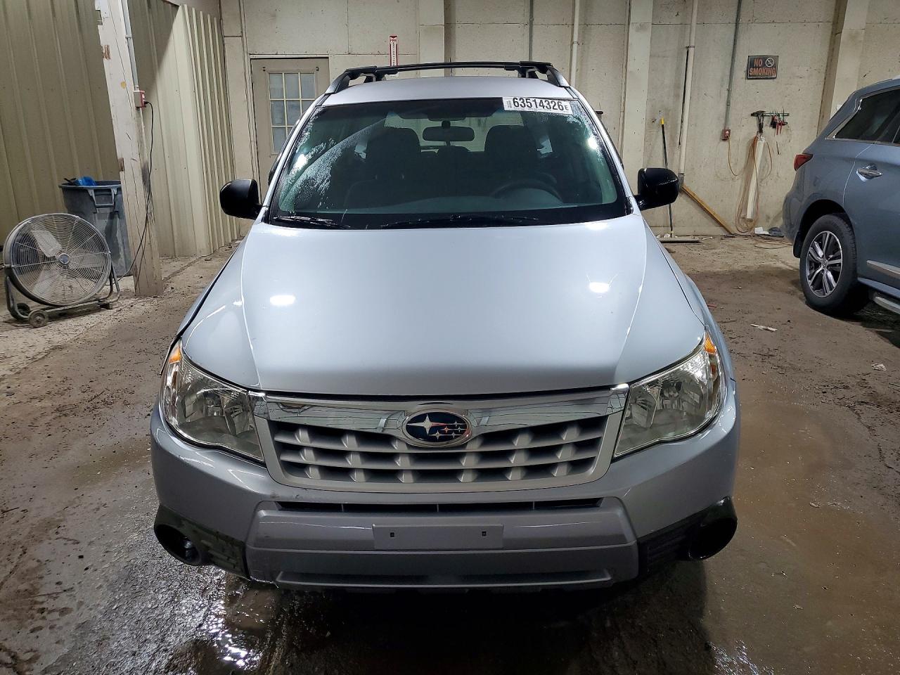 2013 Subaru Forester 2.5x Silver vin: JF2SHABCXDH418766