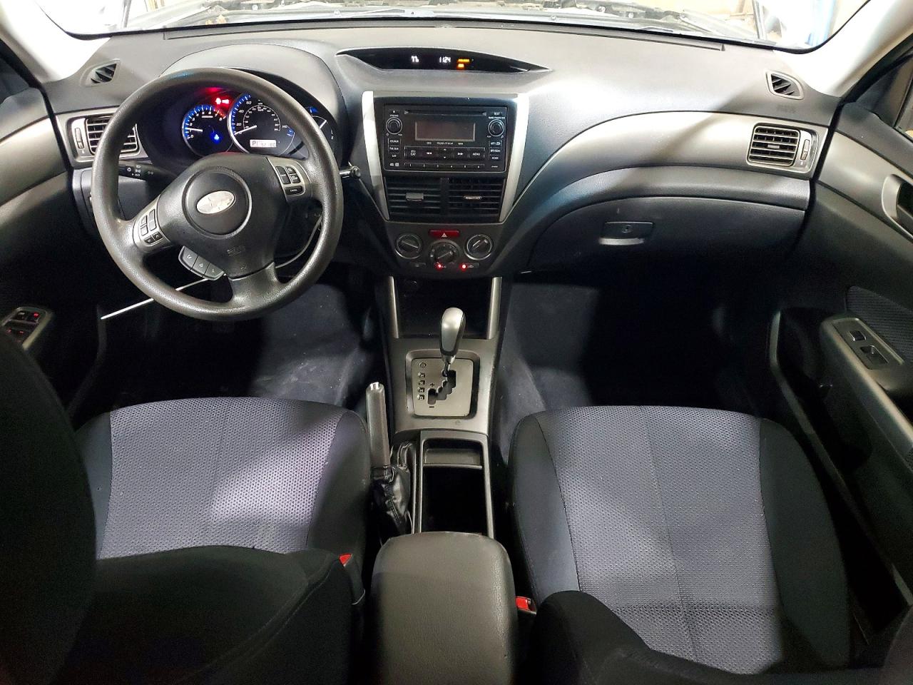 2013 Subaru Forester 2.5x Silver vin: JF2SHABCXDH418766