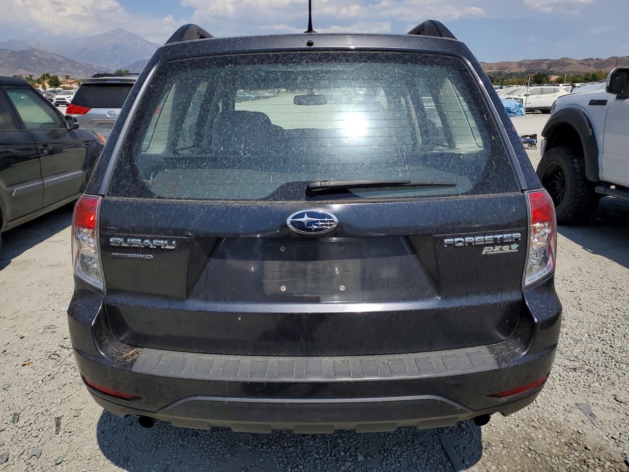 2013 Subaru Forester 2.5x Charcoal vin: JF2SHABCXDH421165