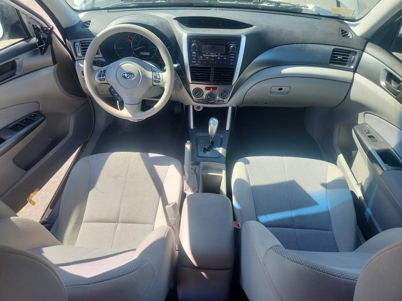 2013 Subaru Forester 2.5x Белый vin: JF2SHABCXDH425197