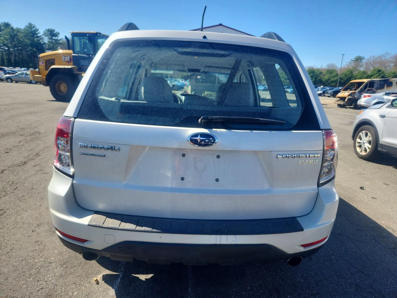 2013 Subaru Forester 2.5x Белый vin: JF2SHABCXDH425197