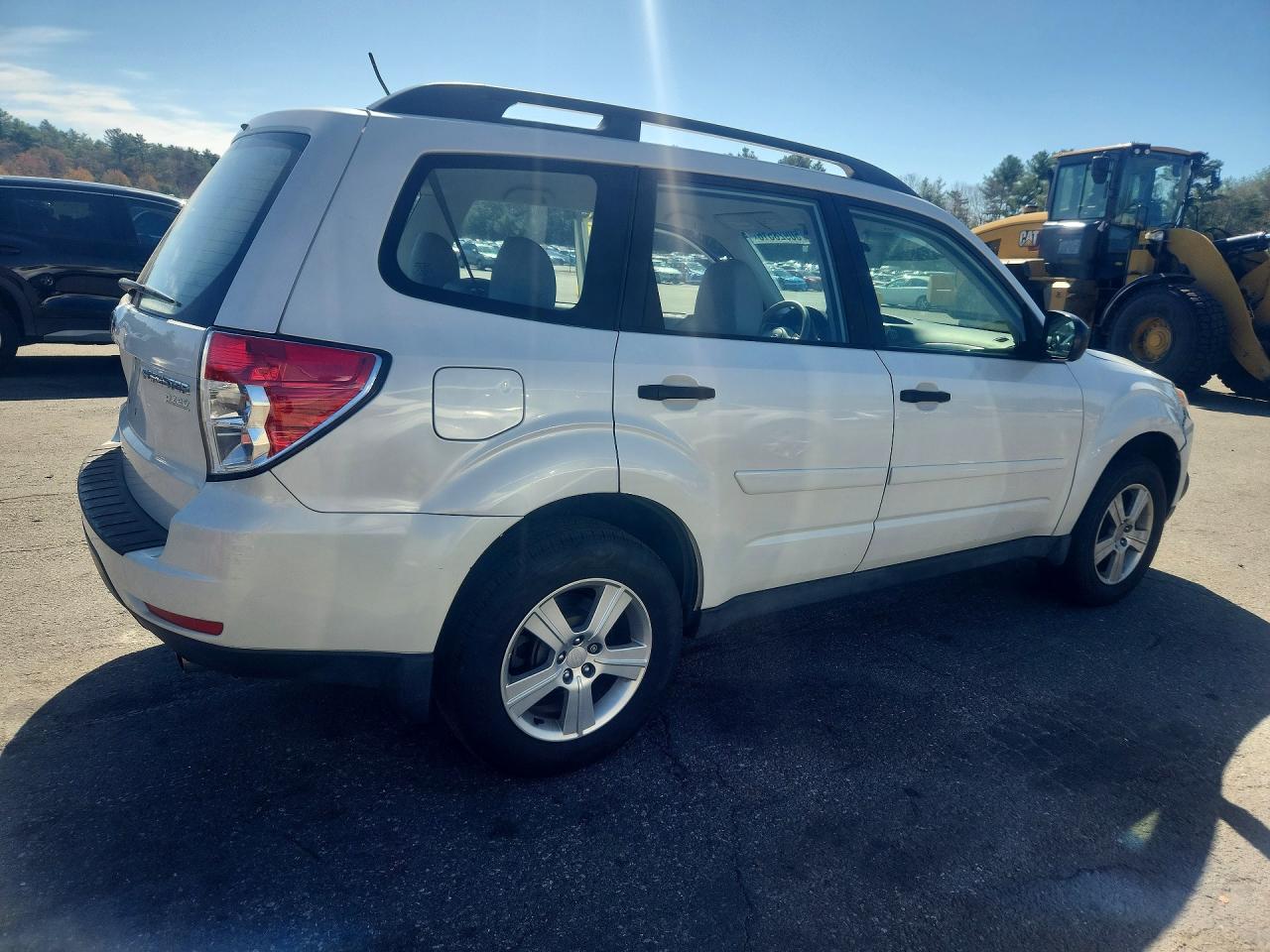 2013 Subaru Forester 2.5x Белый vin: JF2SHABCXDH425197