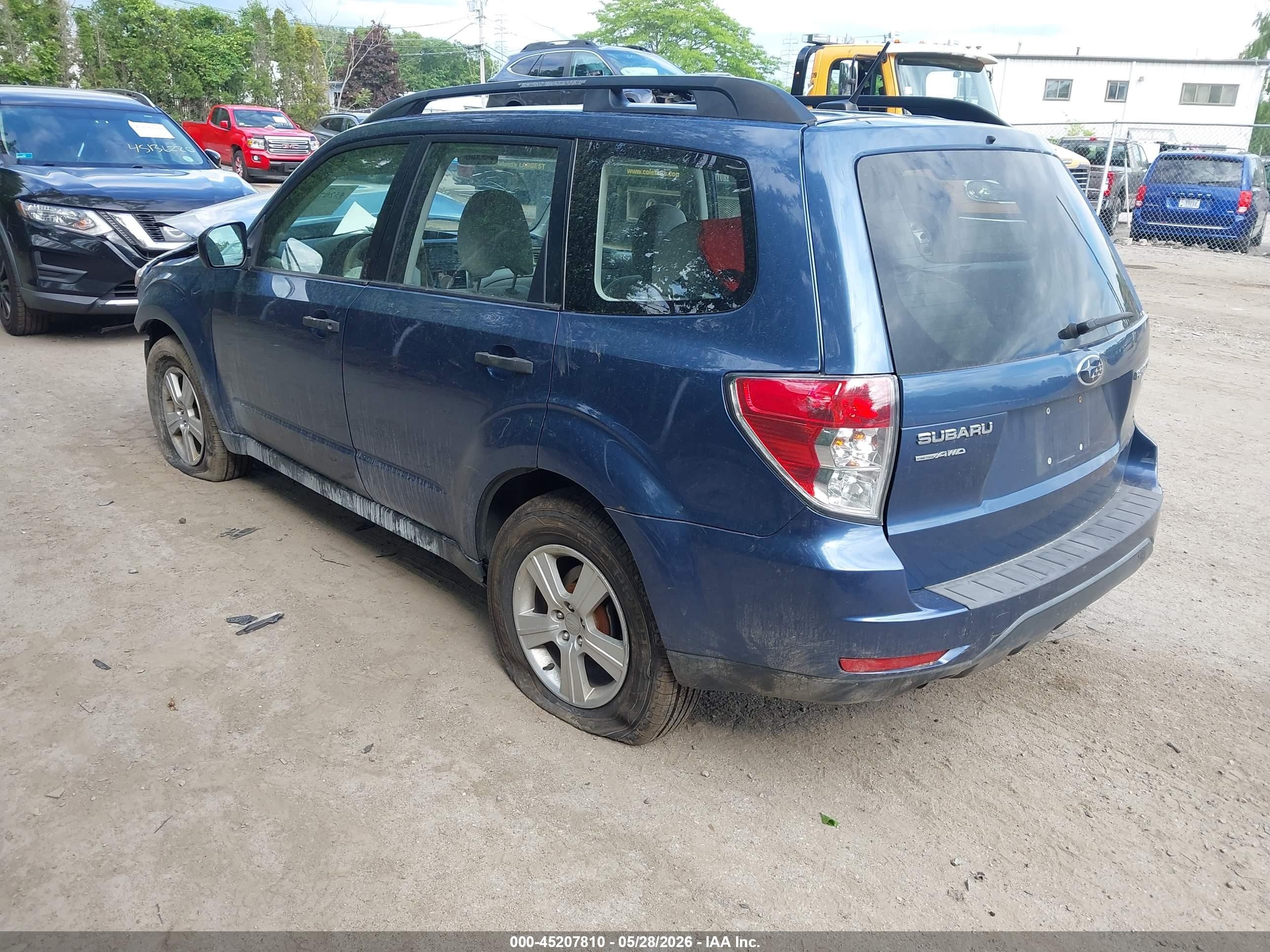 2013 Subaru Forester 2.5x Blue vin: JF2SHABCXDH445319