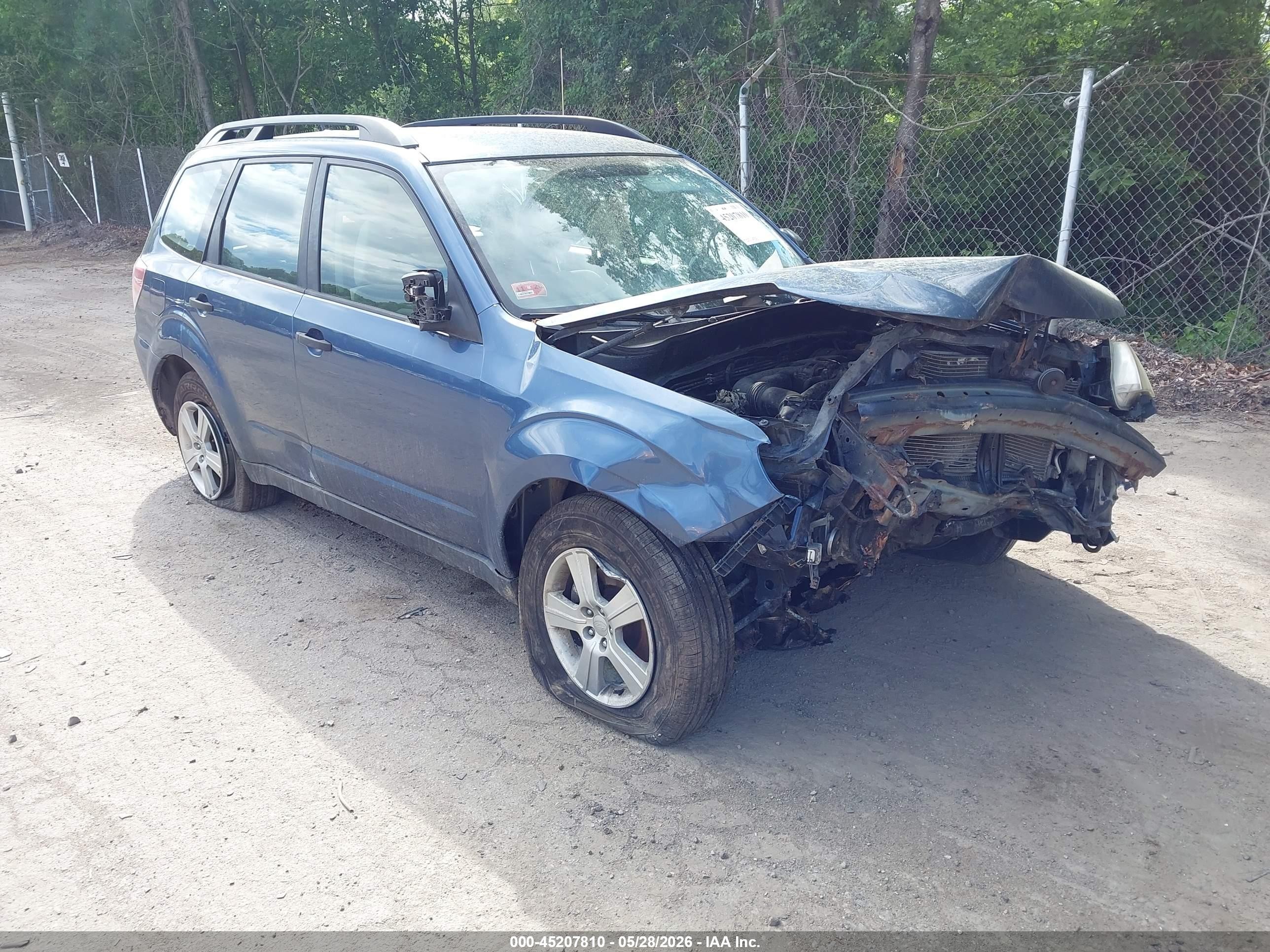 2013 Subaru Forester 2.5x Blue vin: JF2SHABCXDH445319