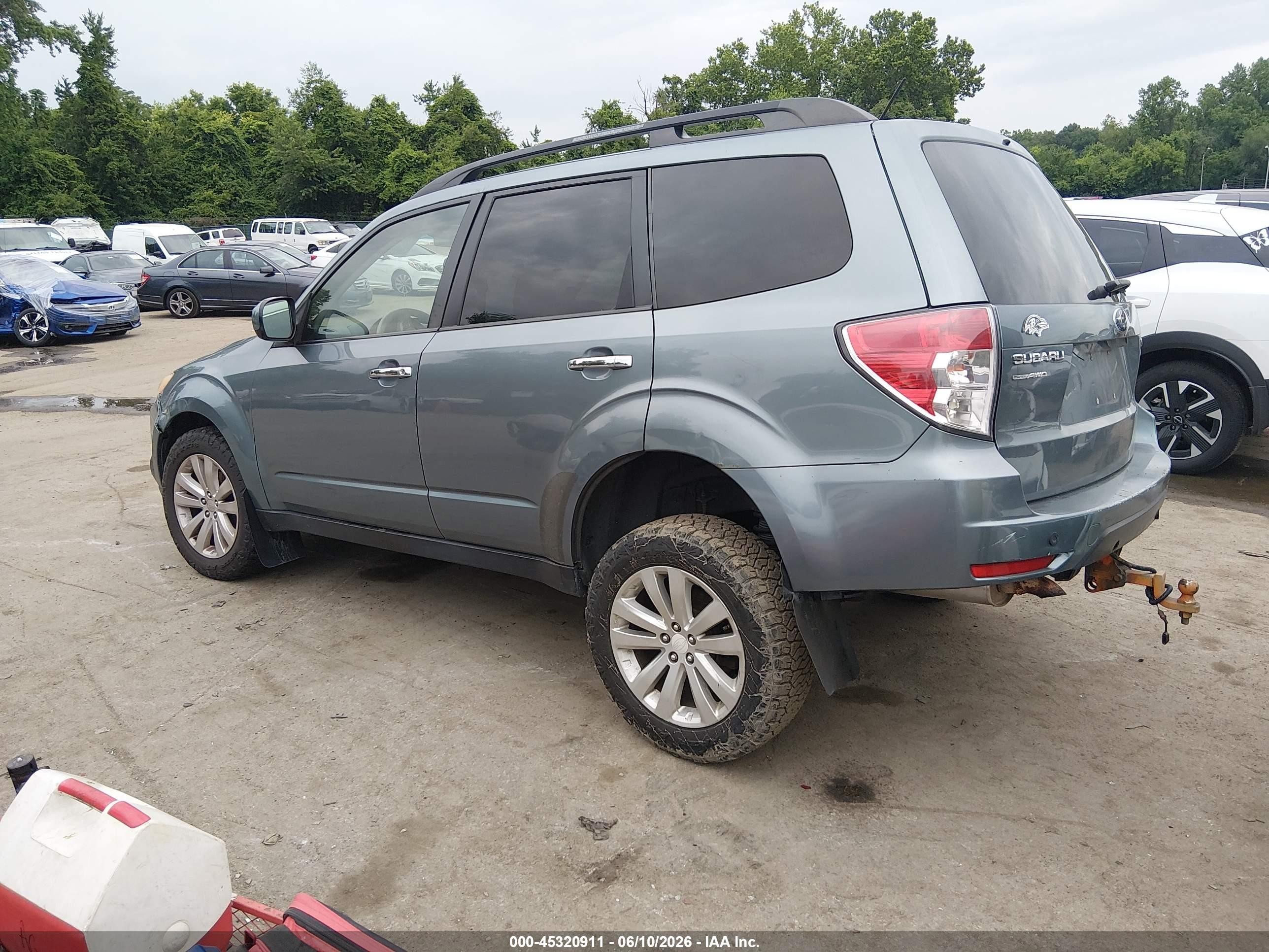 2011 Subaru Forester 2.5x Premium Light Blue vin: JF2SHACC0BH704752