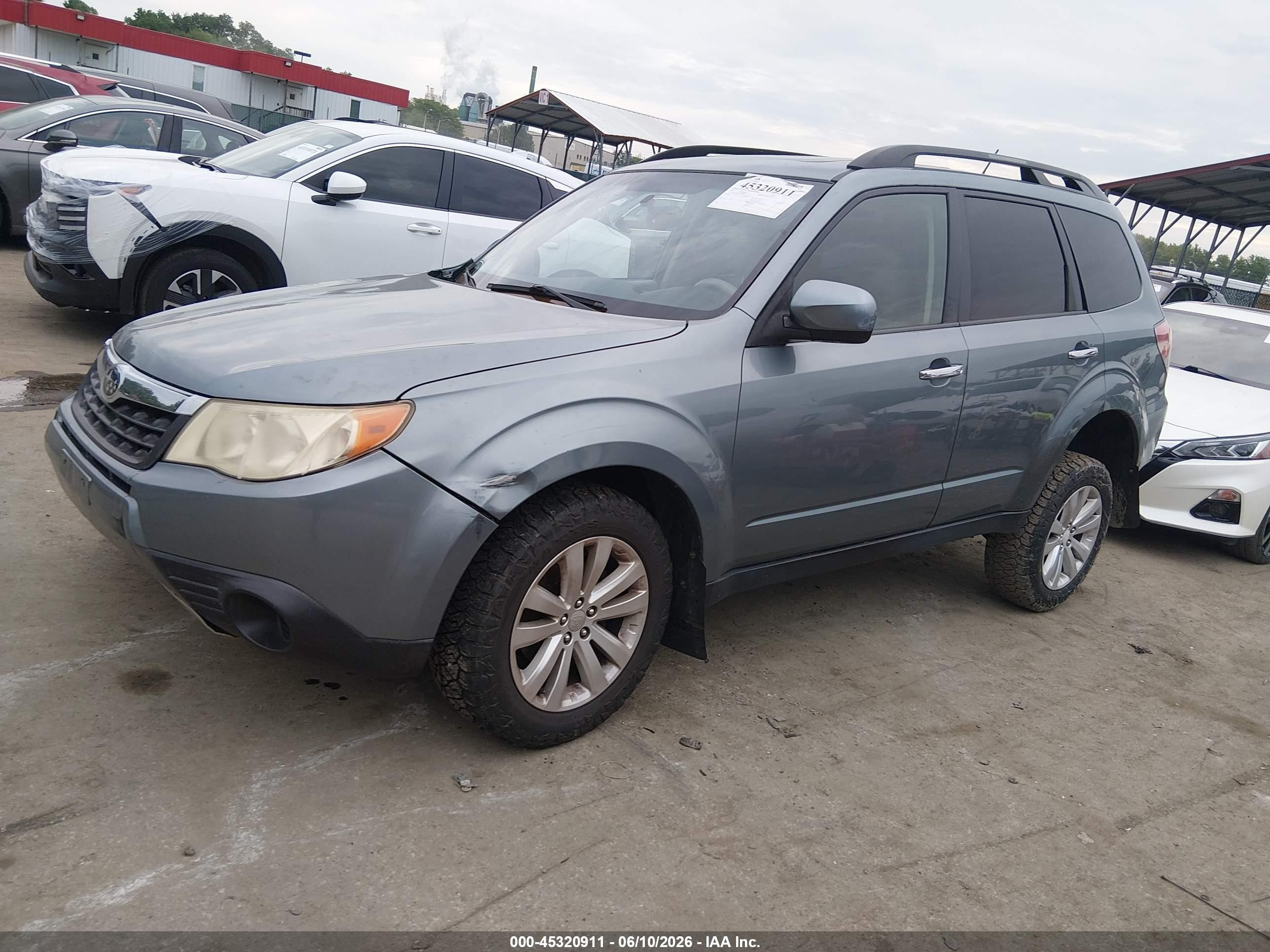 2011 Subaru Forester 2.5x Premium Light Blue vin: JF2SHACC0BH704752