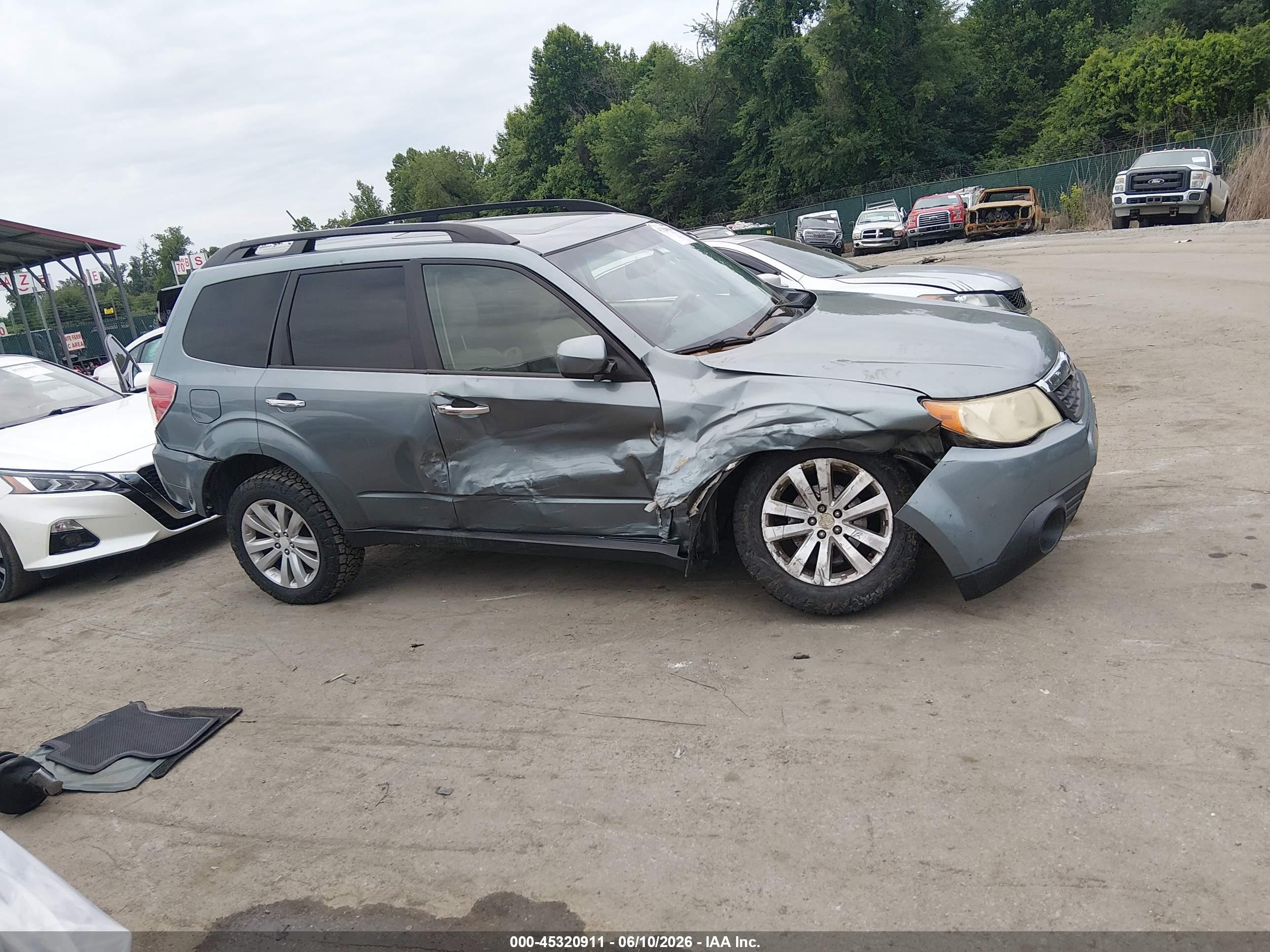 2011 Subaru Forester 2.5x Premium Light Blue vin: JF2SHACC0BH704752