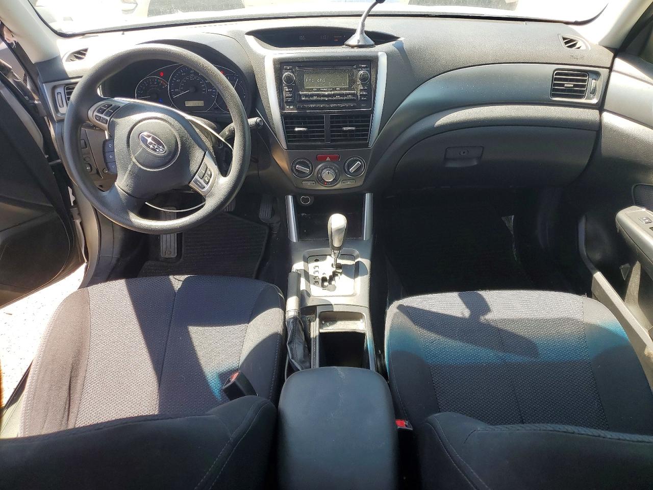 2012 Subaru Forester 2.5x Premium Silver vin: JF2SHACC0CH465043