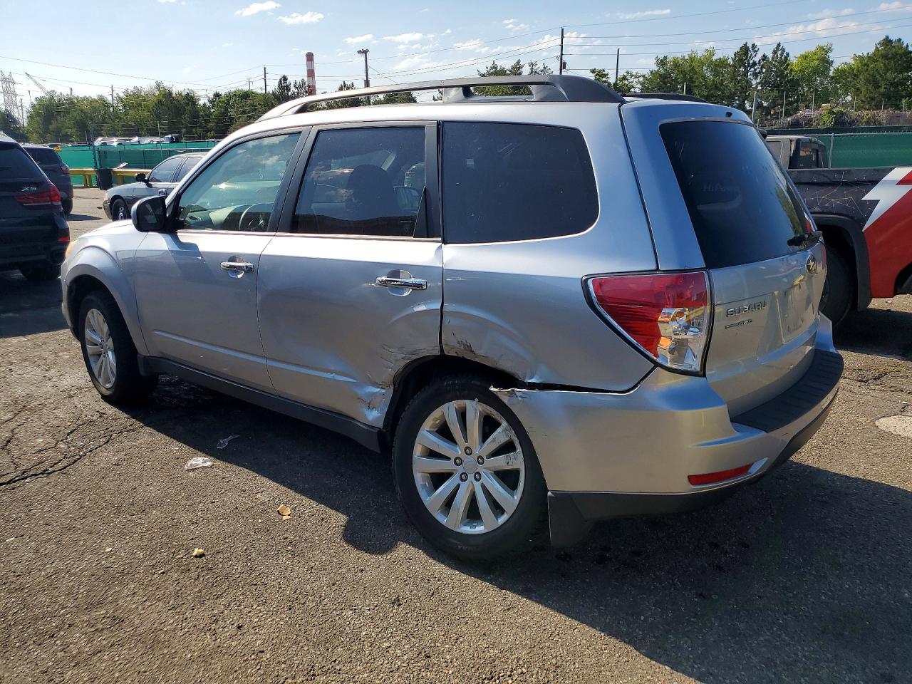 2012 Subaru Forester 2.5x Premium Silver vin: JF2SHACC0CH465043