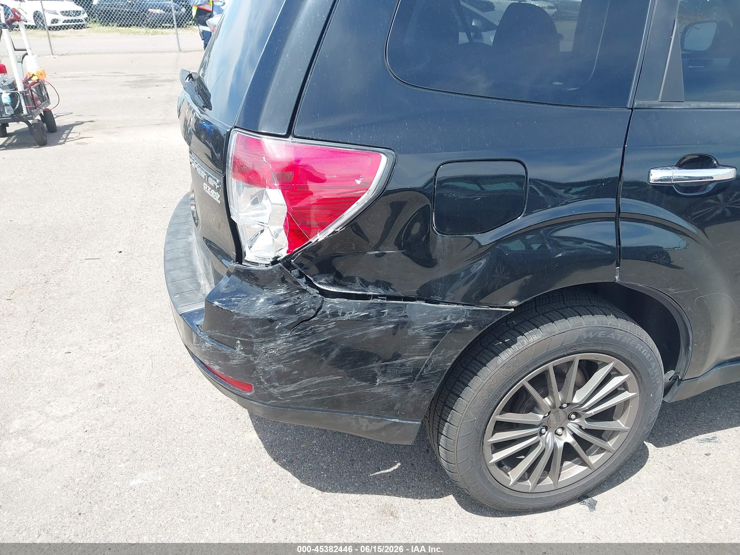 2012 Subaru Forester 2.5x Premium Black vin: JF2SHACC2CH452066