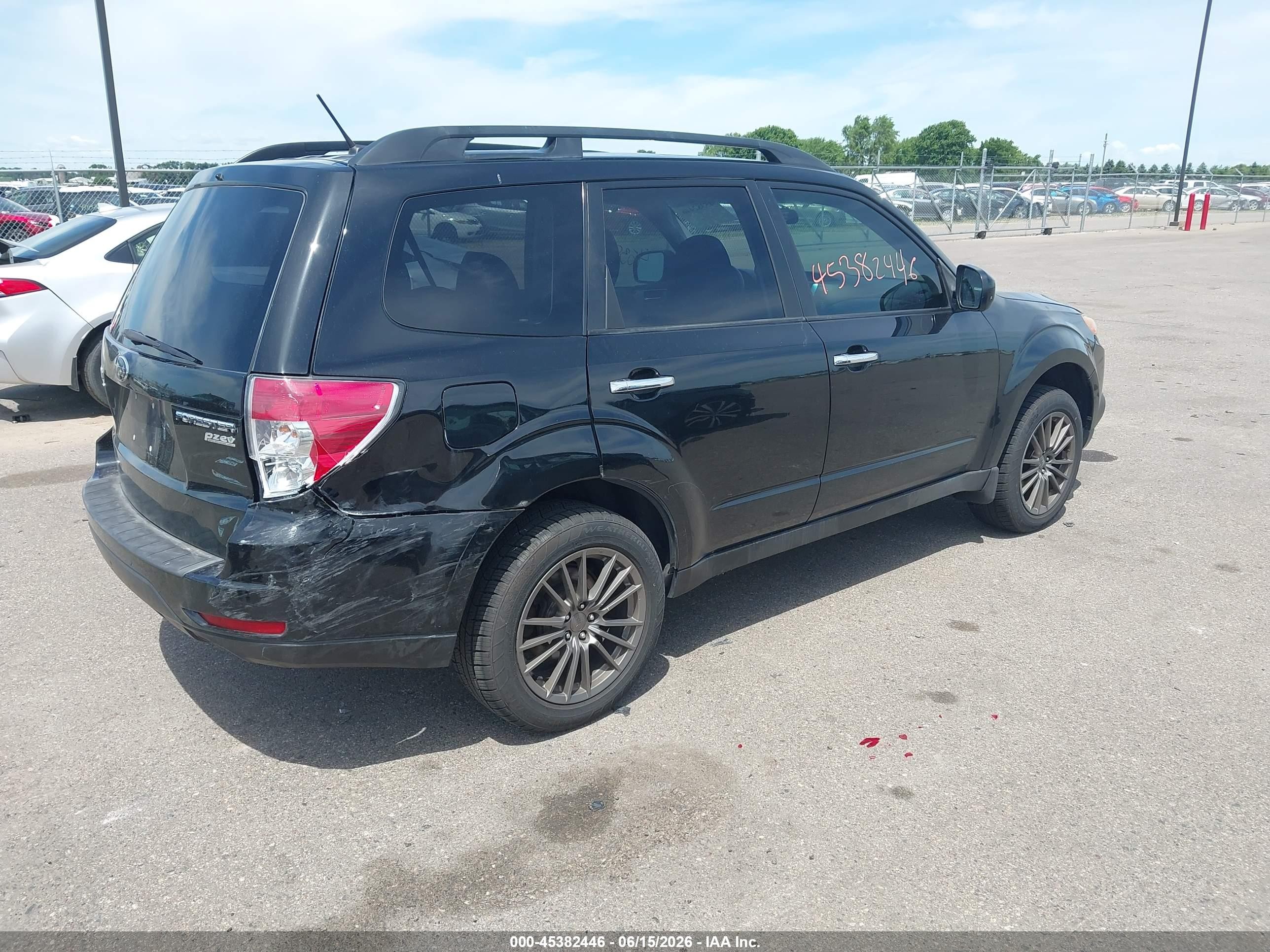 2012 Subaru Forester 2.5x Premium Black vin: JF2SHACC2CH452066