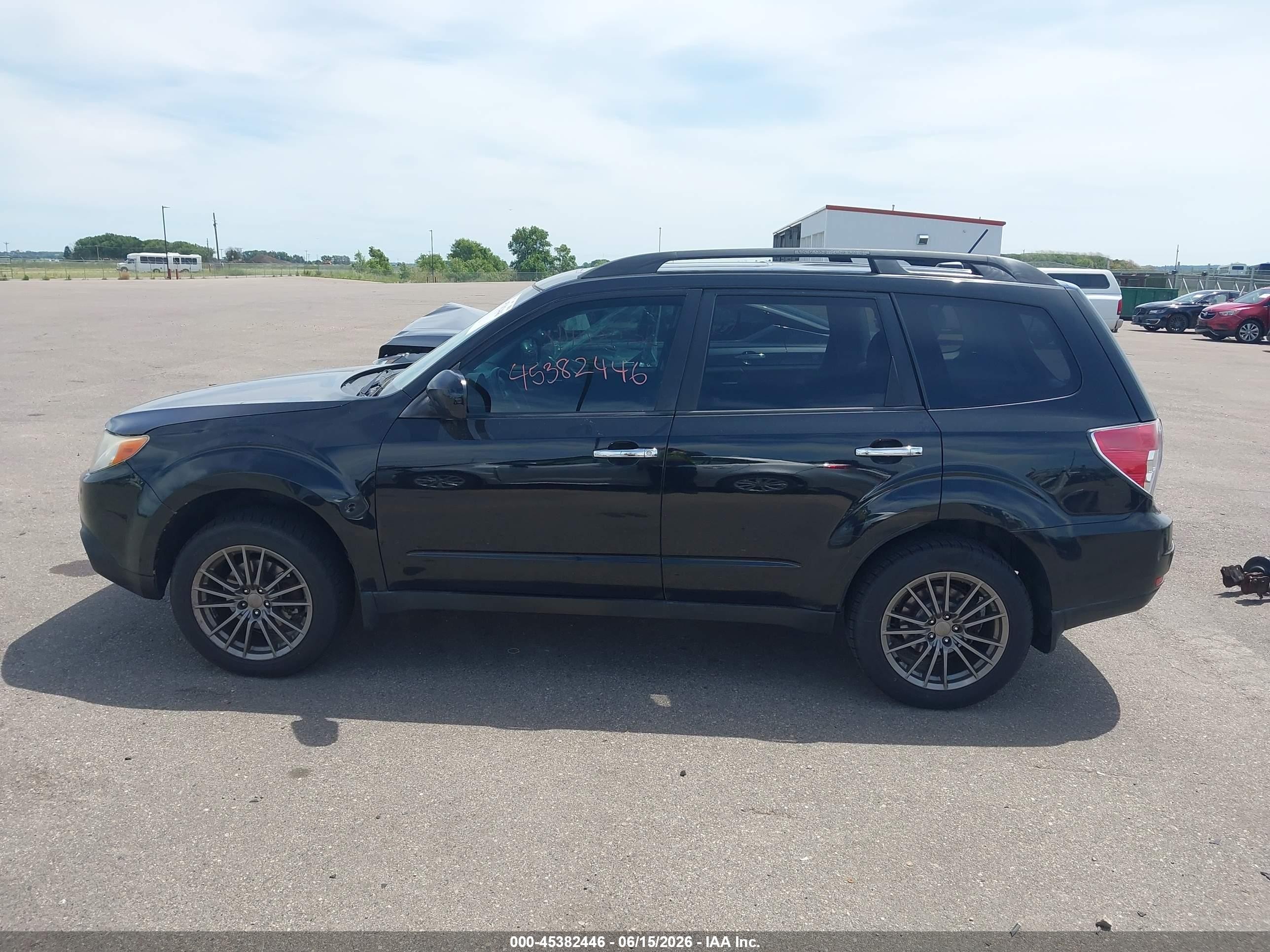 2012 Subaru Forester 2.5x Premium Black vin: JF2SHACC2CH452066