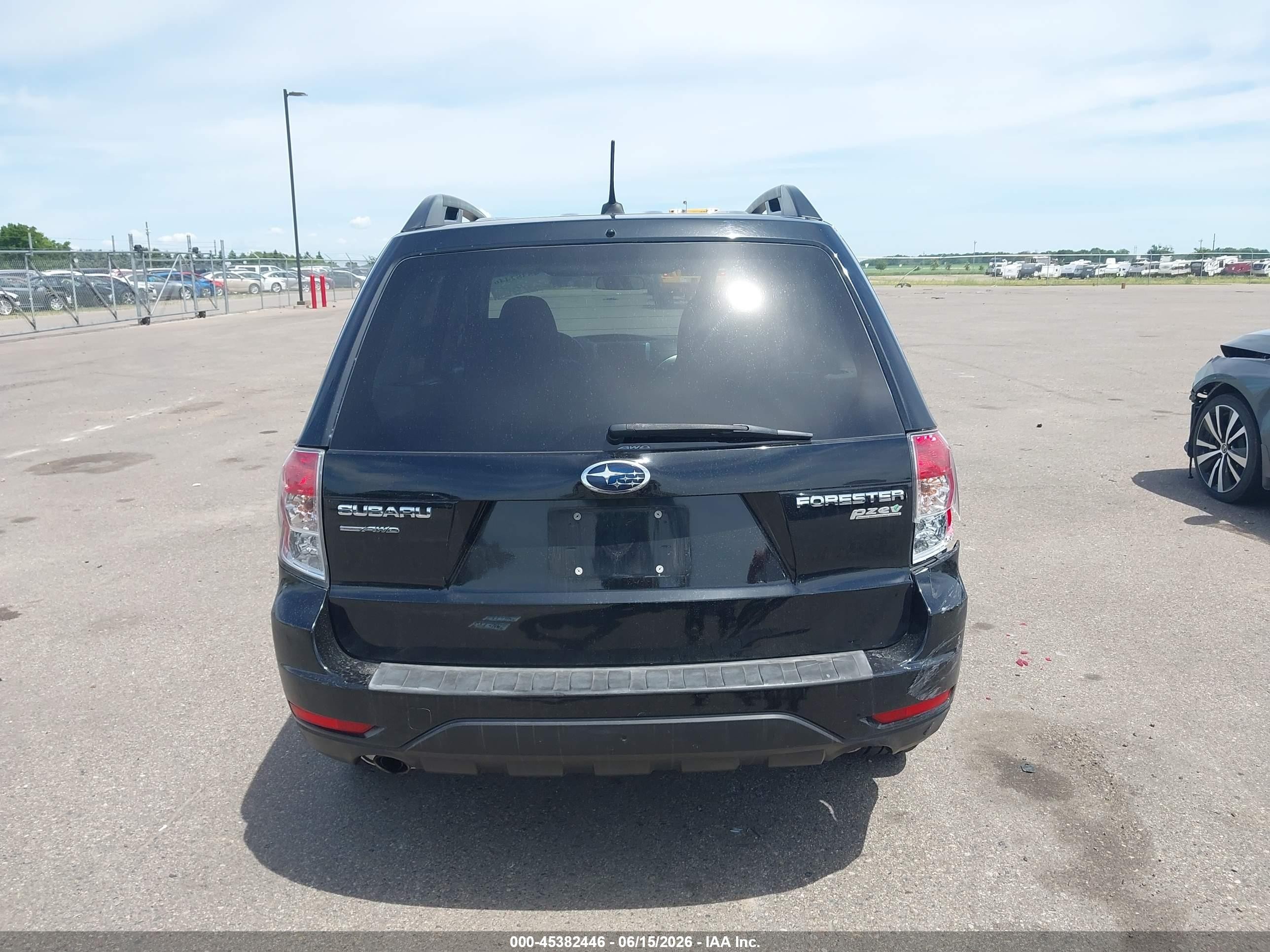 2012 Subaru Forester 2.5x Premium Black vin: JF2SHACC2CH452066