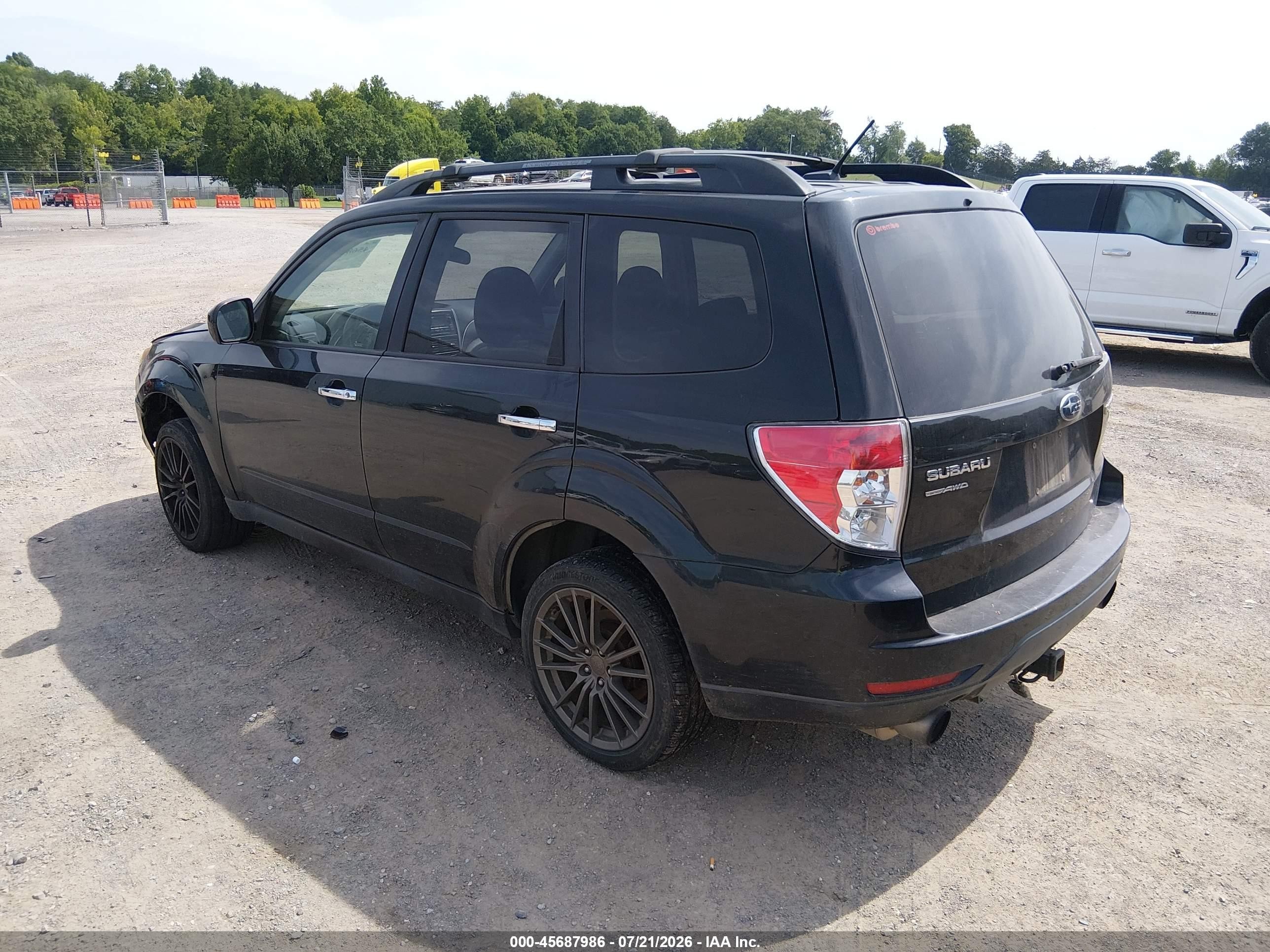 2013 Subaru Forester 2.5x Premium Black vin: JF2SHACC5DH438177