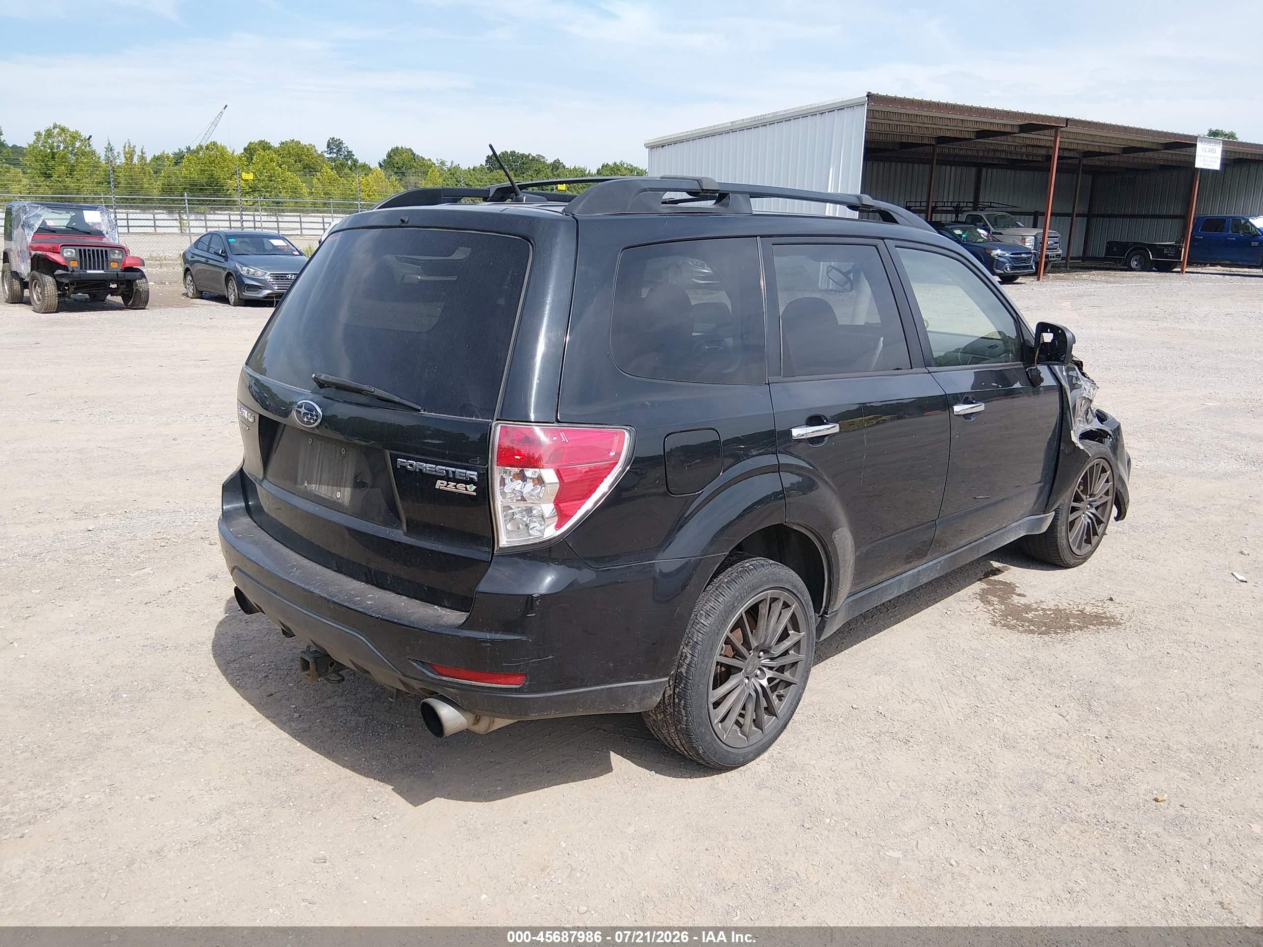 2013 Subaru Forester 2.5x Premium Black vin: JF2SHACC5DH438177
