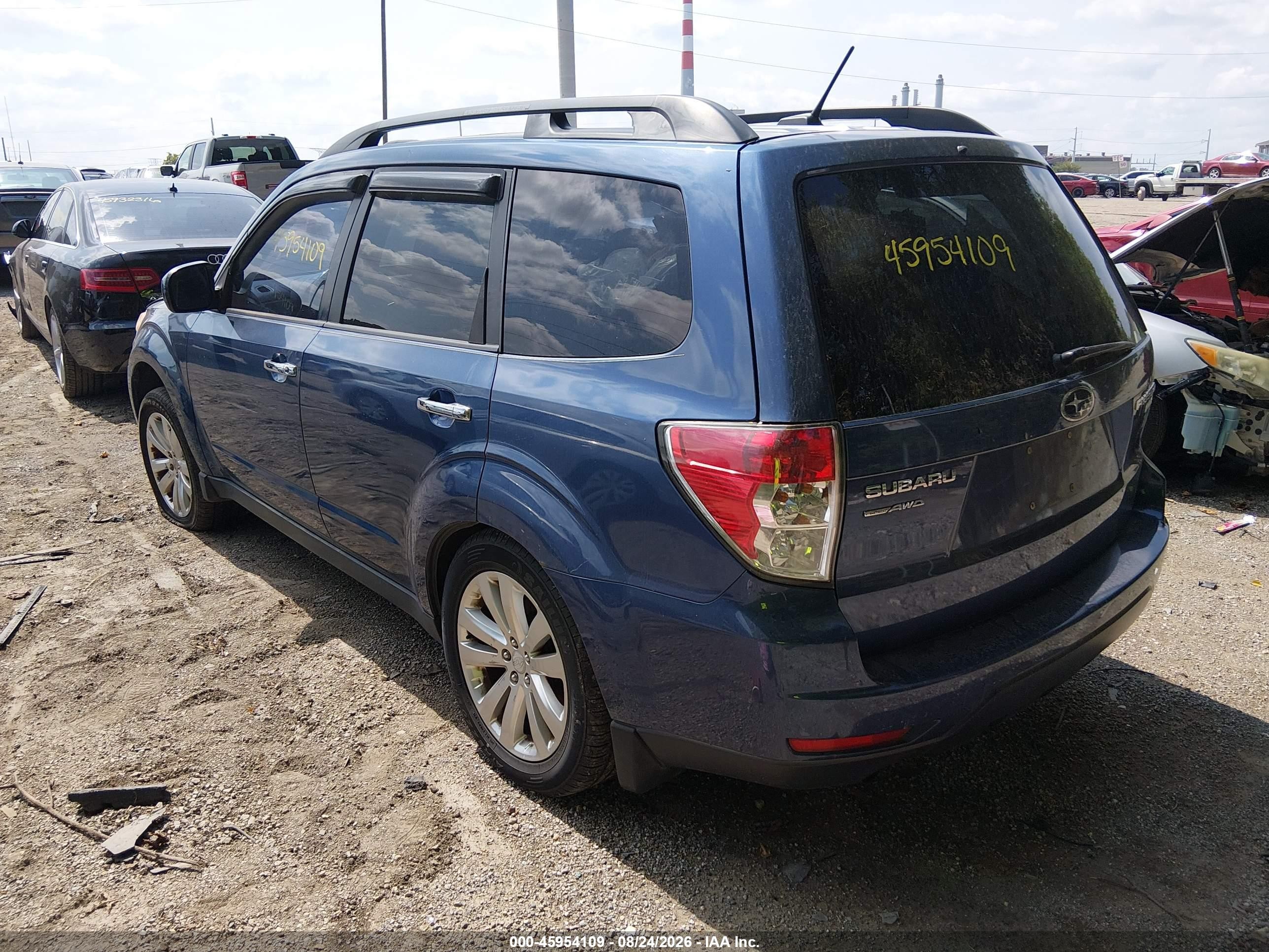 2011 Subaru Forester 2.5x Premium Blue vin: JF2SHADC0BH727527