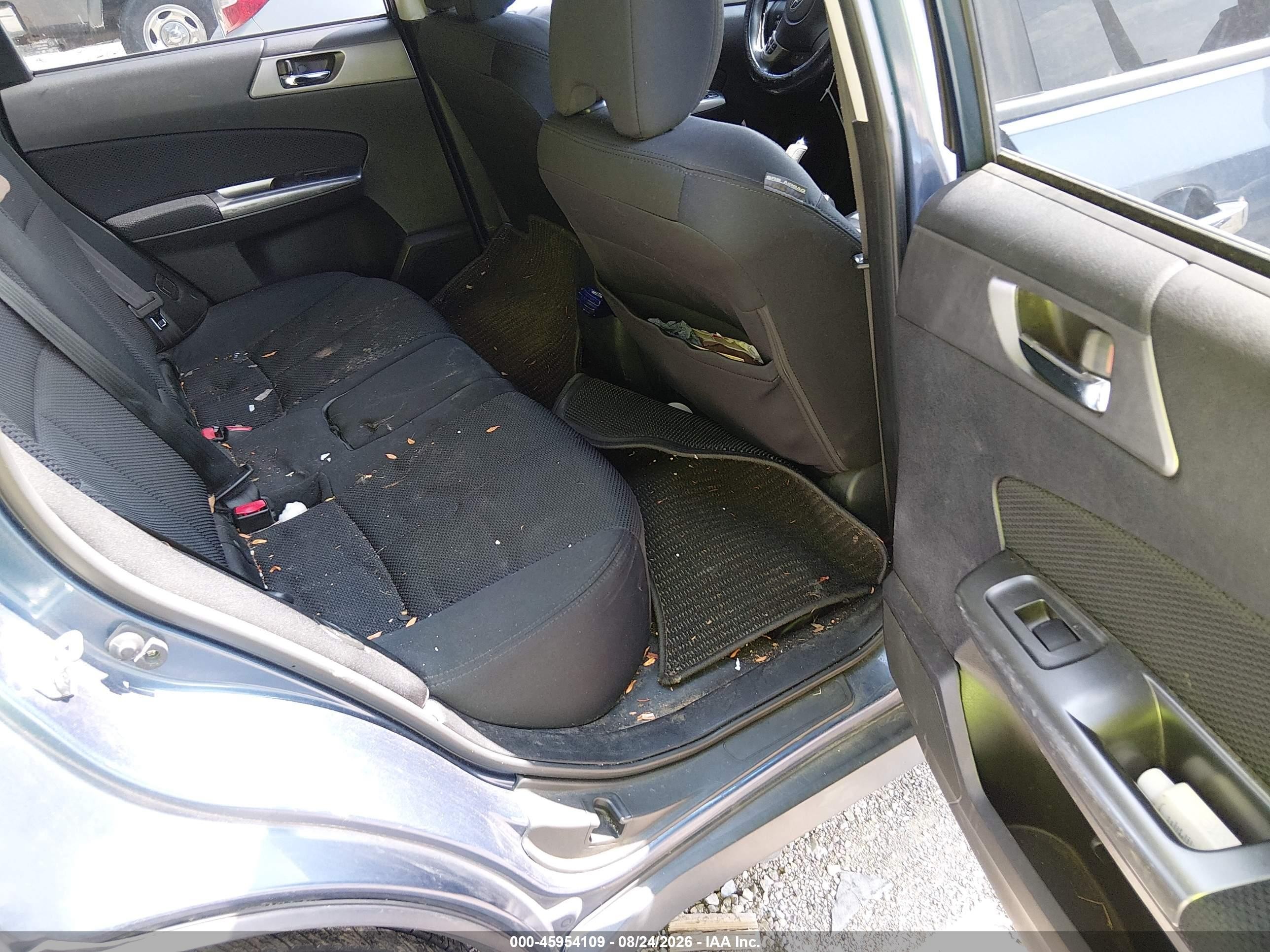 2011 Subaru Forester 2.5x Premium Blue vin: JF2SHADC0BH727527