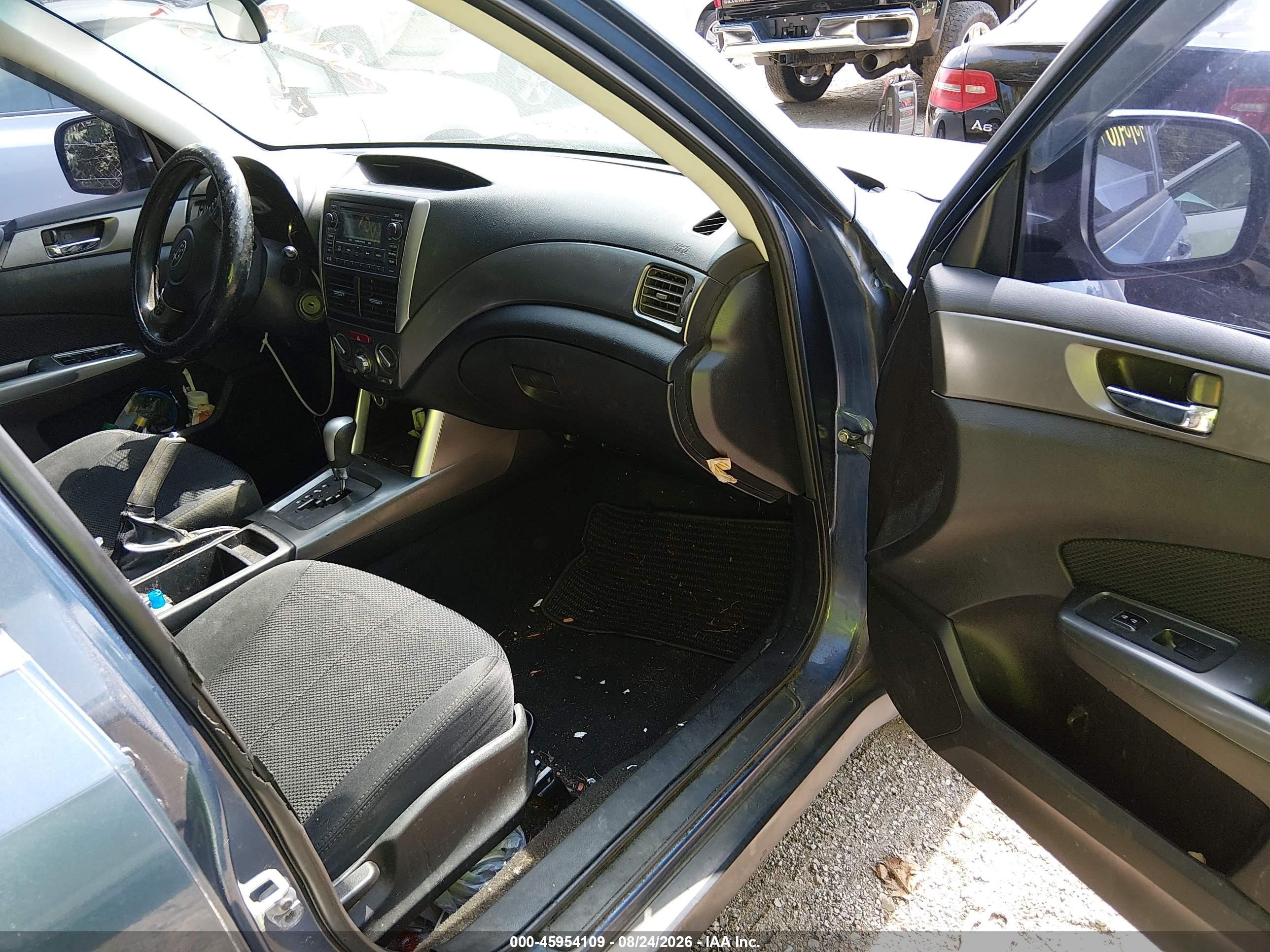 2011 Subaru Forester 2.5x Premium Blue vin: JF2SHADC0BH727527