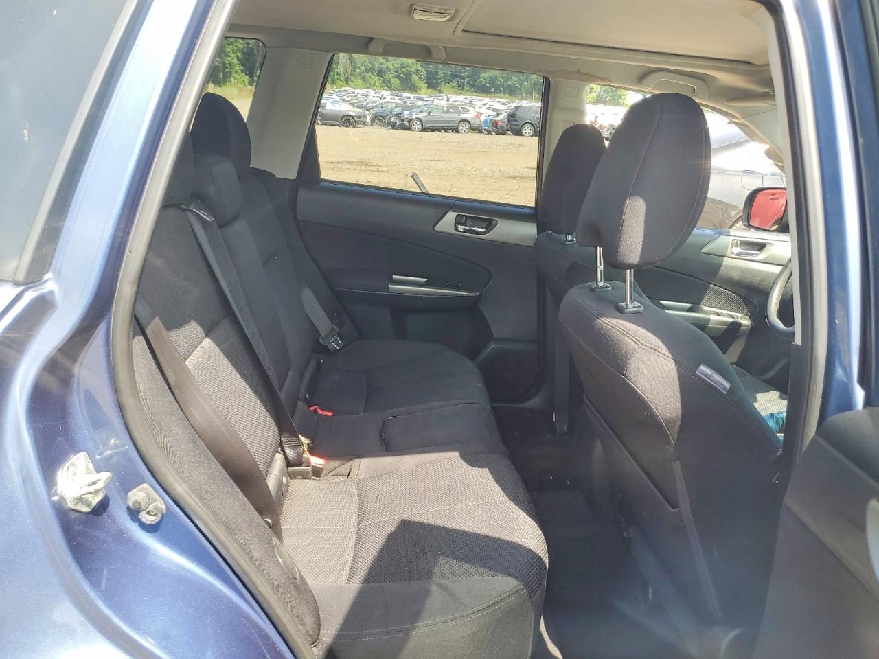 2011 Subaru Forester 2.5x Premium Blue vin: JF2SHADC0BH731142