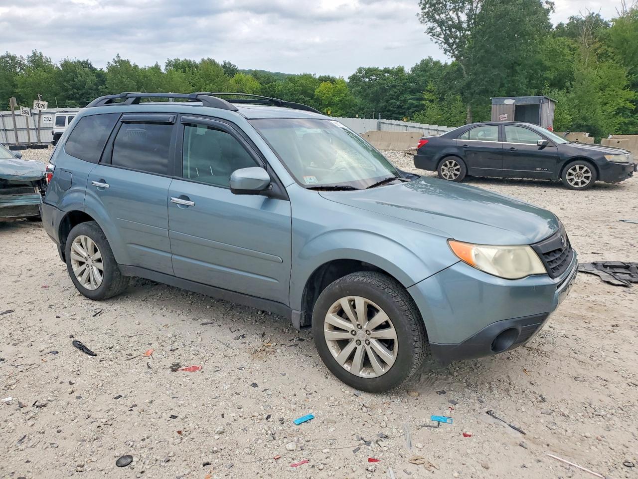 2011 Subaru Forester 2.5x Premium Green vin: JF2SHADC0BH774251